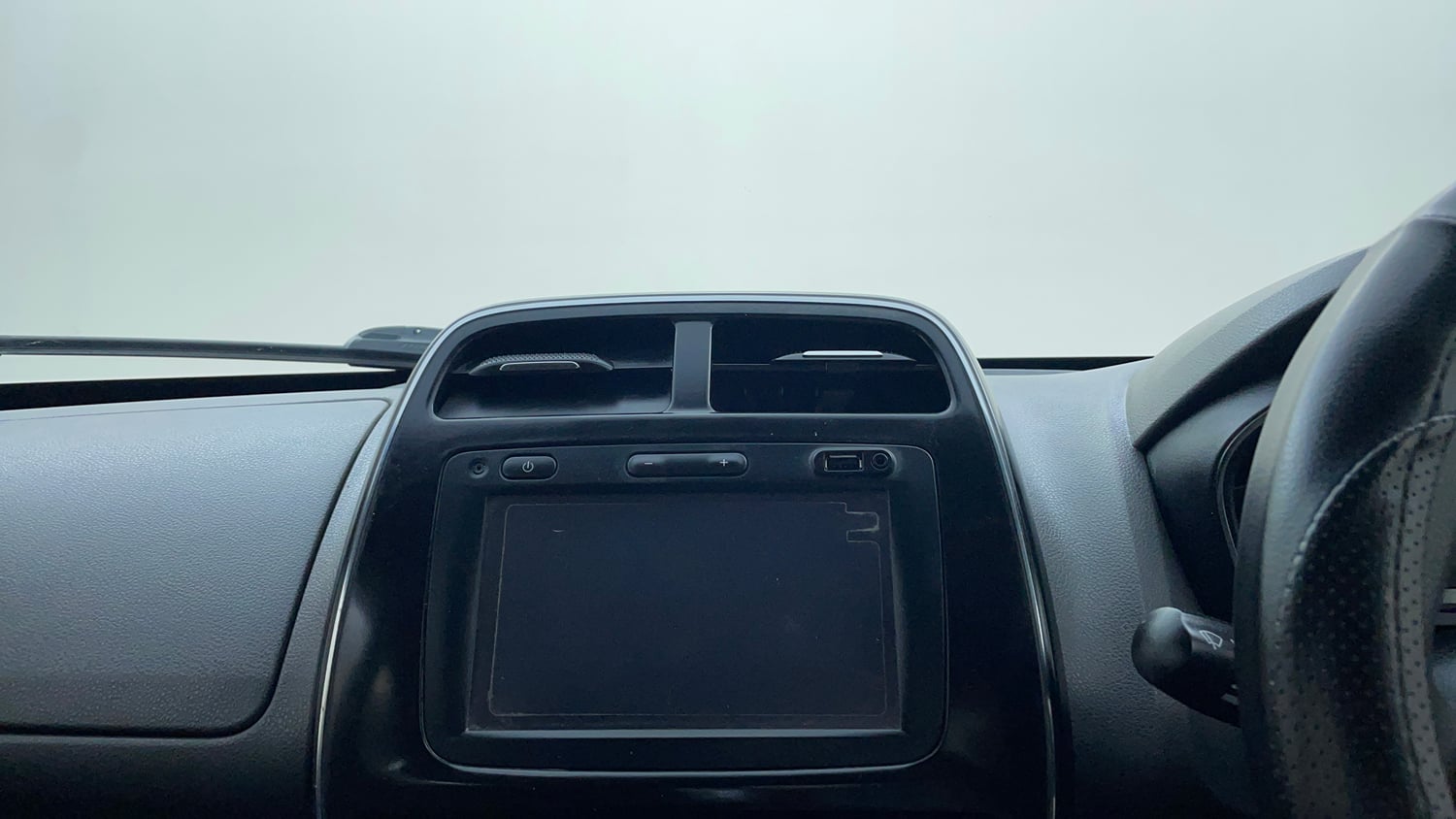 Used 2018 Renault Kwid 1.0 RXT AMT Opt Petrol Automatic top_features Integrated (in-dash) music system