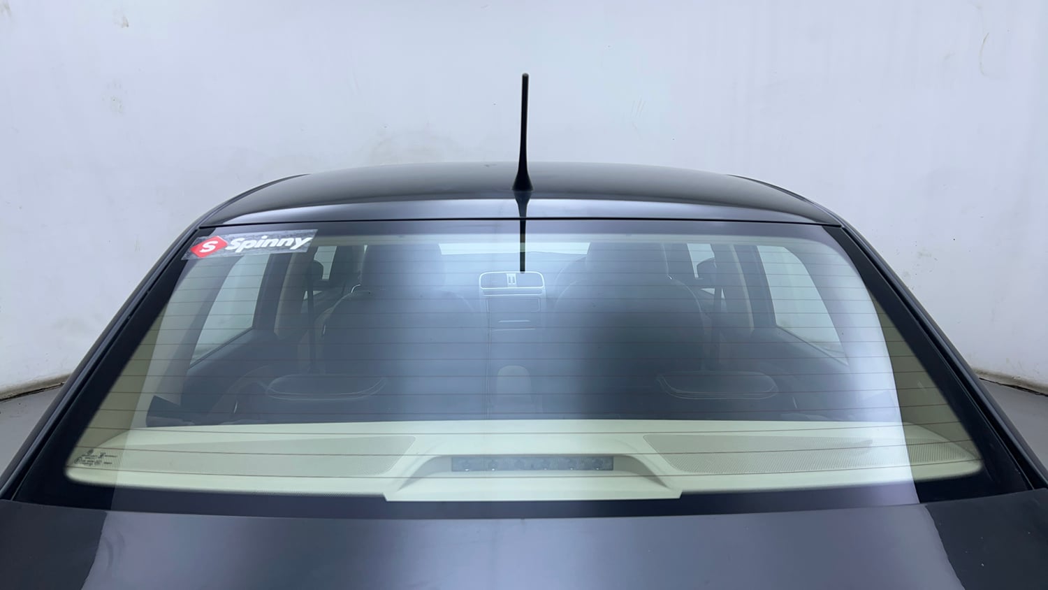 Used 2017 Volkswagen Ameo Highline1.2L (P) Petrol Manual exterior BACK WINDSHIELD VIEW