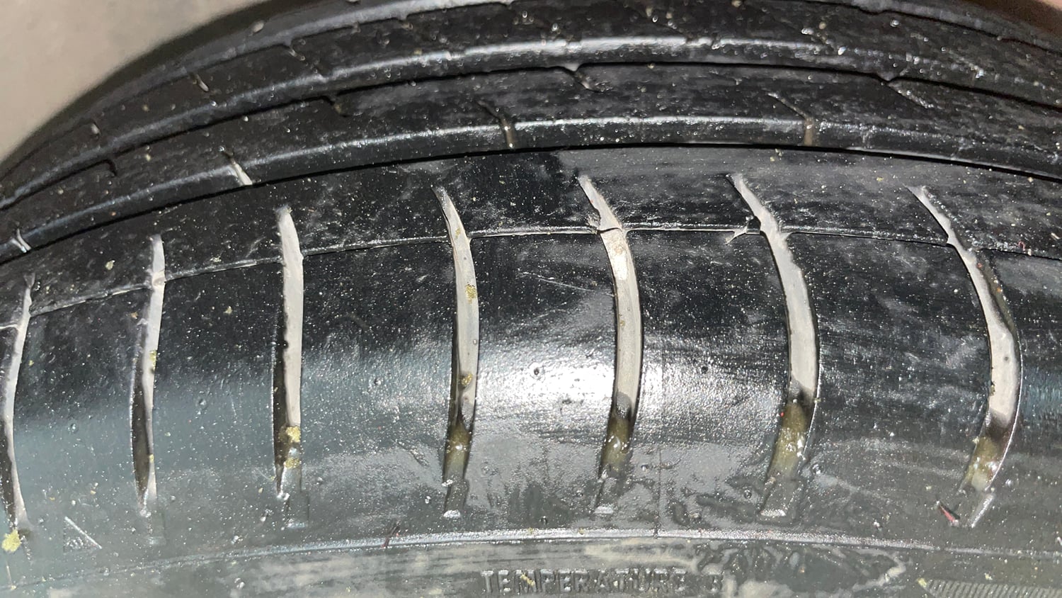 Used 2019 Volkswagen Polo Trendline 1.0L (P) Petrol Manual tyres LEFT FRONT TYRE TREAD VIEW