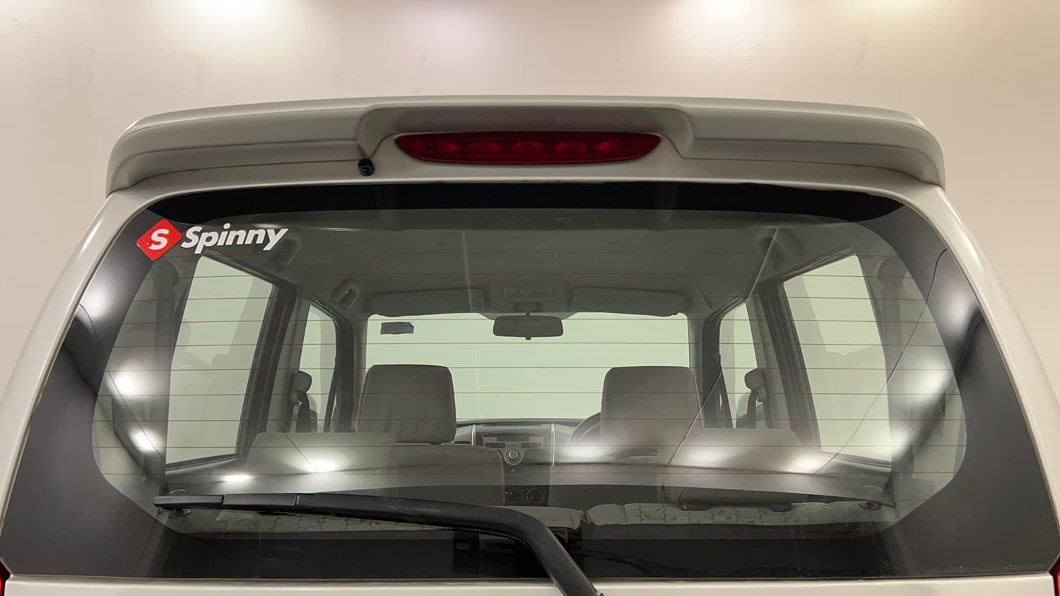 Used 2013 Maruti Suzuki Wagon R VXI Petrol Manual exterior BACK WINDSHIELD VIEW