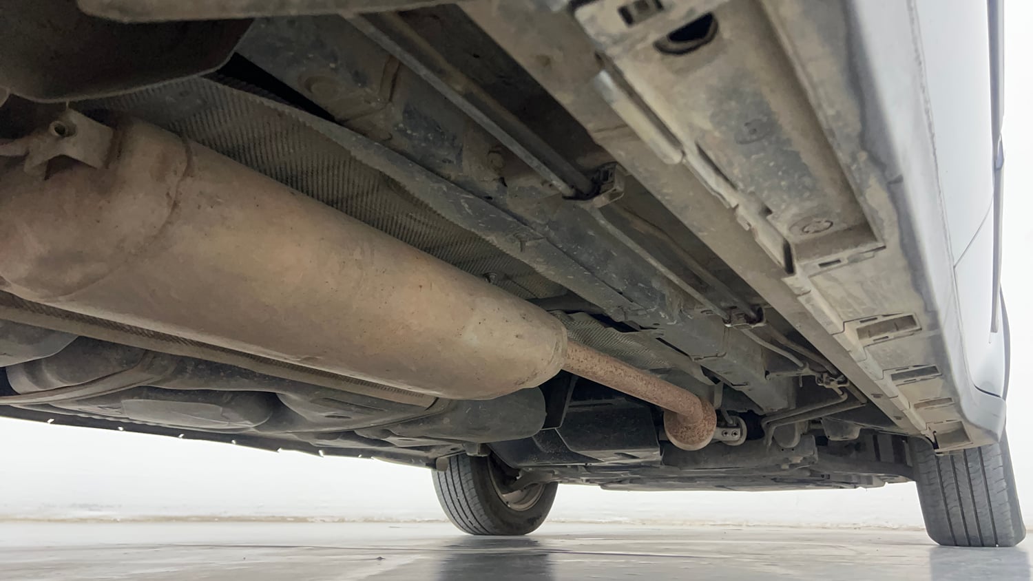Used 2023 Toyota Innova Hycross VX Hybrid 8 STR Hybrid Automatic extra REAR RIGHT UNDERBODY VIEW