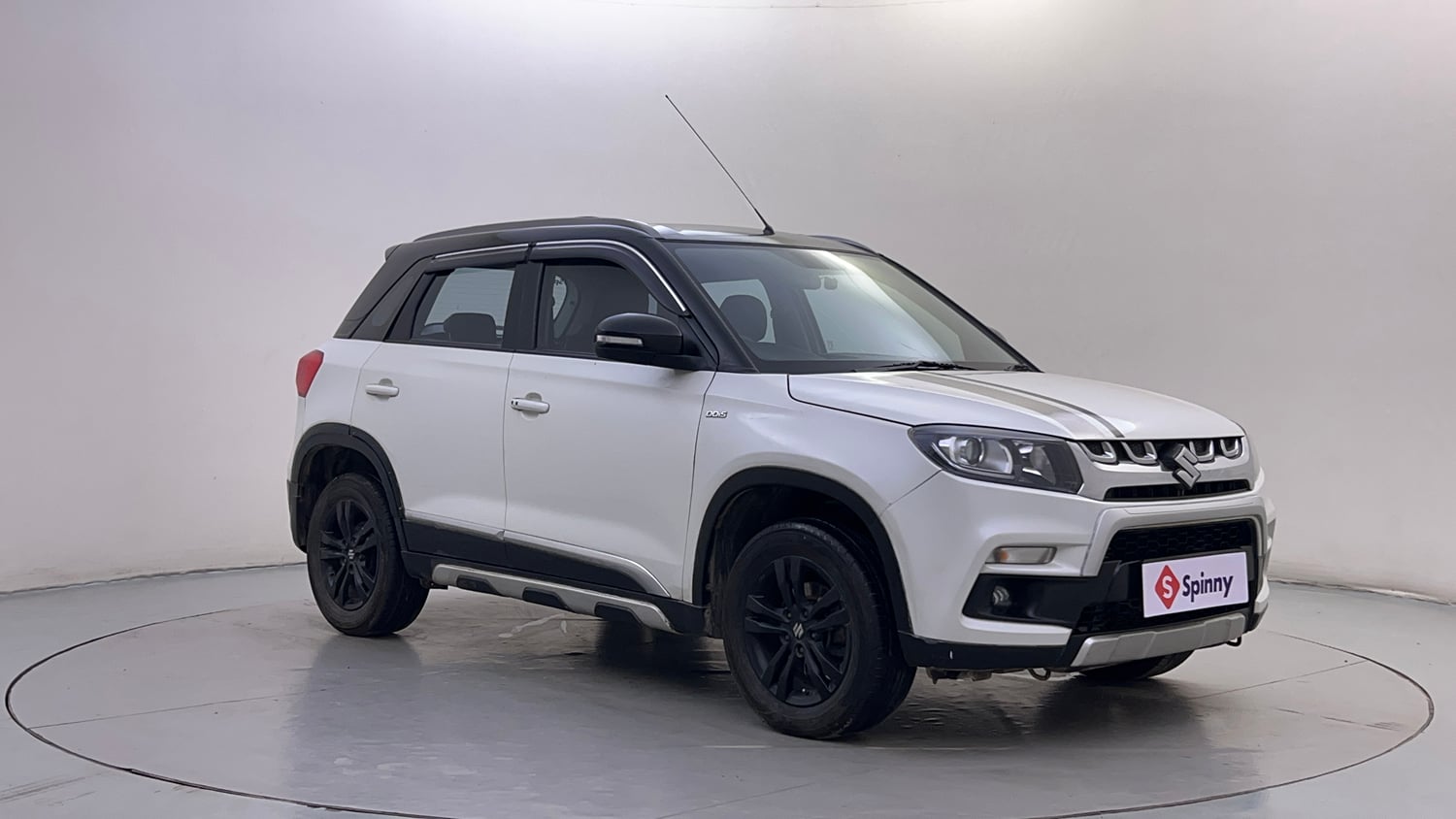 Used 2018 maruti-suzuki Vitara Brezza ZDi Plus AGS Diesel Automatic exterior RIGHT FRONT CORNER VIEW