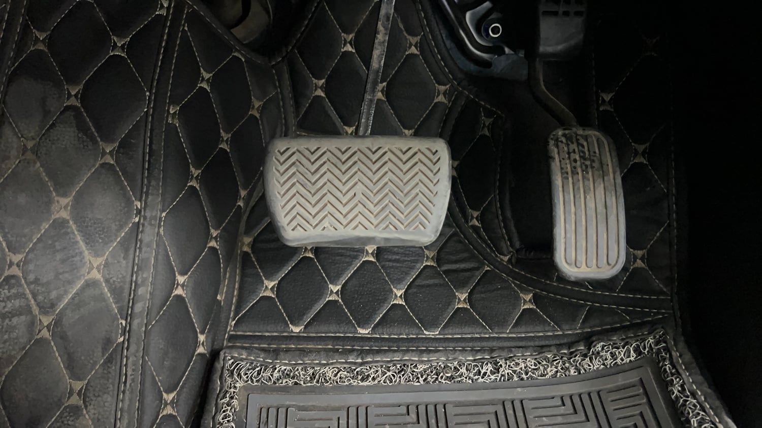 Used 2023 Toyota Innova Hycross VX Hybrid 8 STR Hybrid Automatic interior PEDALS VIEW