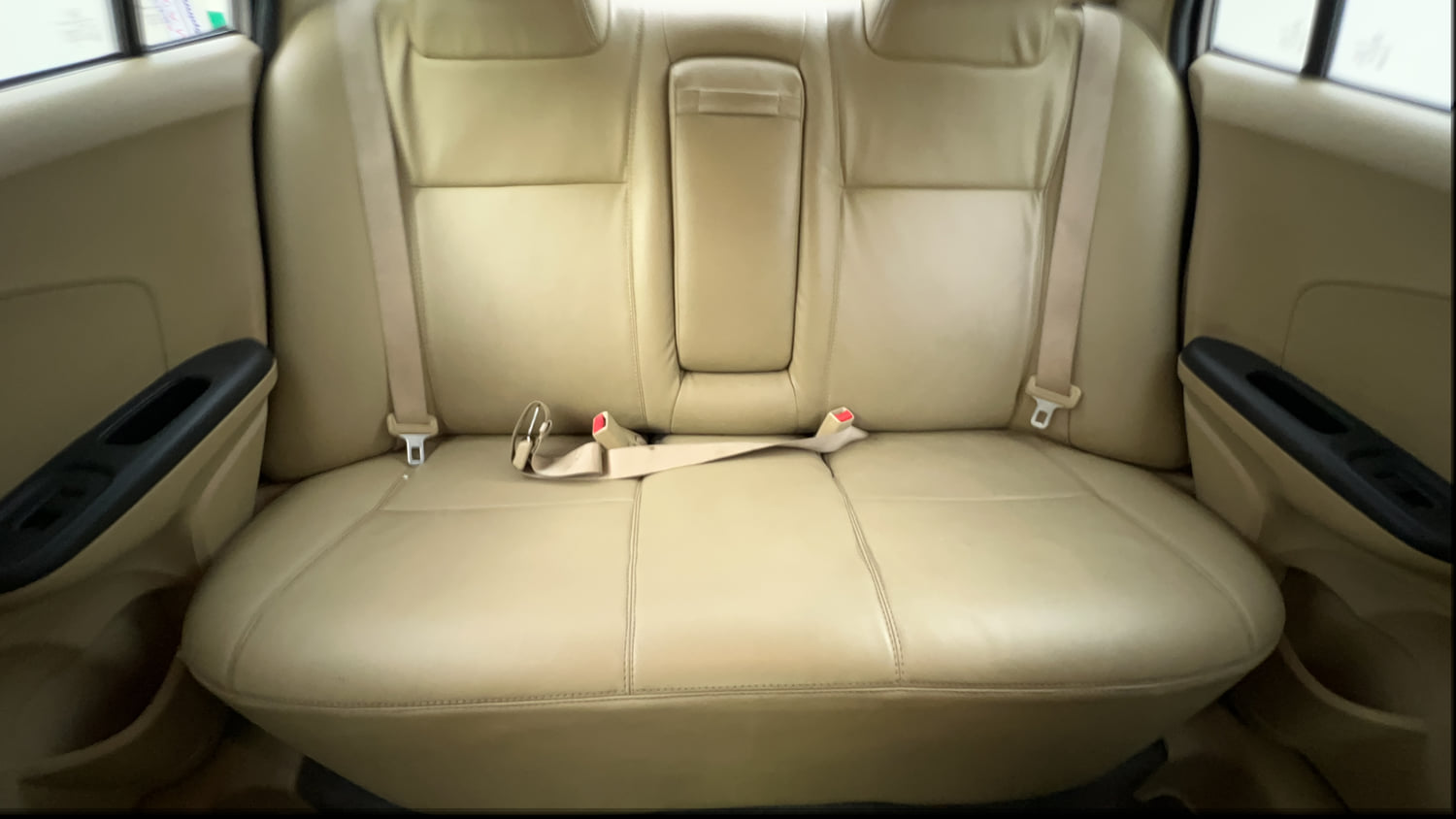 Used 2014 Honda Amaze 1.2 S i-VTEC Petrol Manual interior REAR SEAT CONDITION VIEW