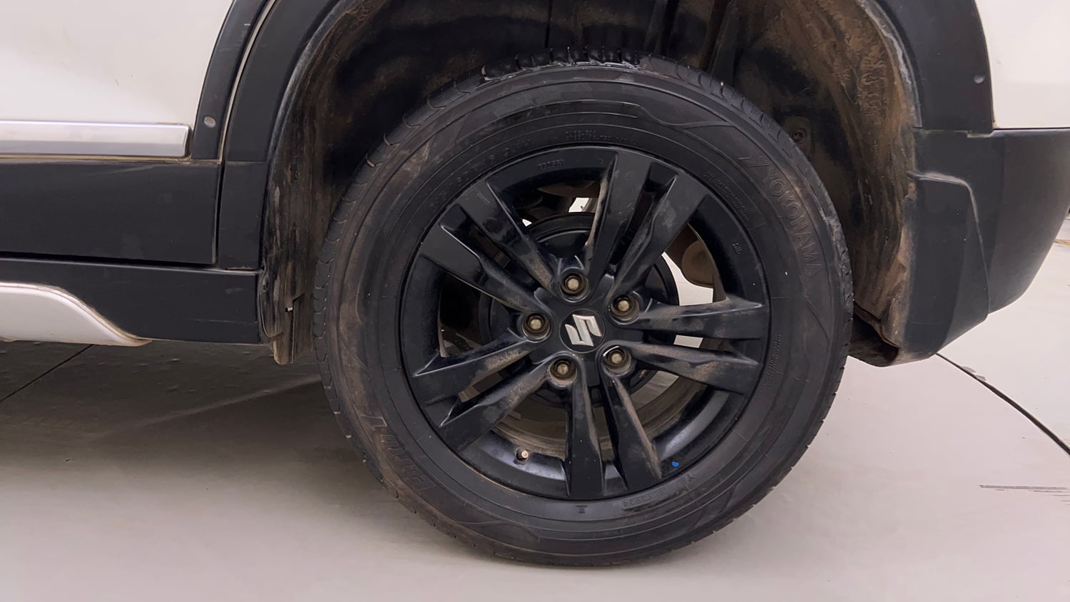 Used 2018 maruti-suzuki Vitara Brezza ZDi Plus AGS Diesel Automatic tyres LEFT REAR TYRE RIM VIEW