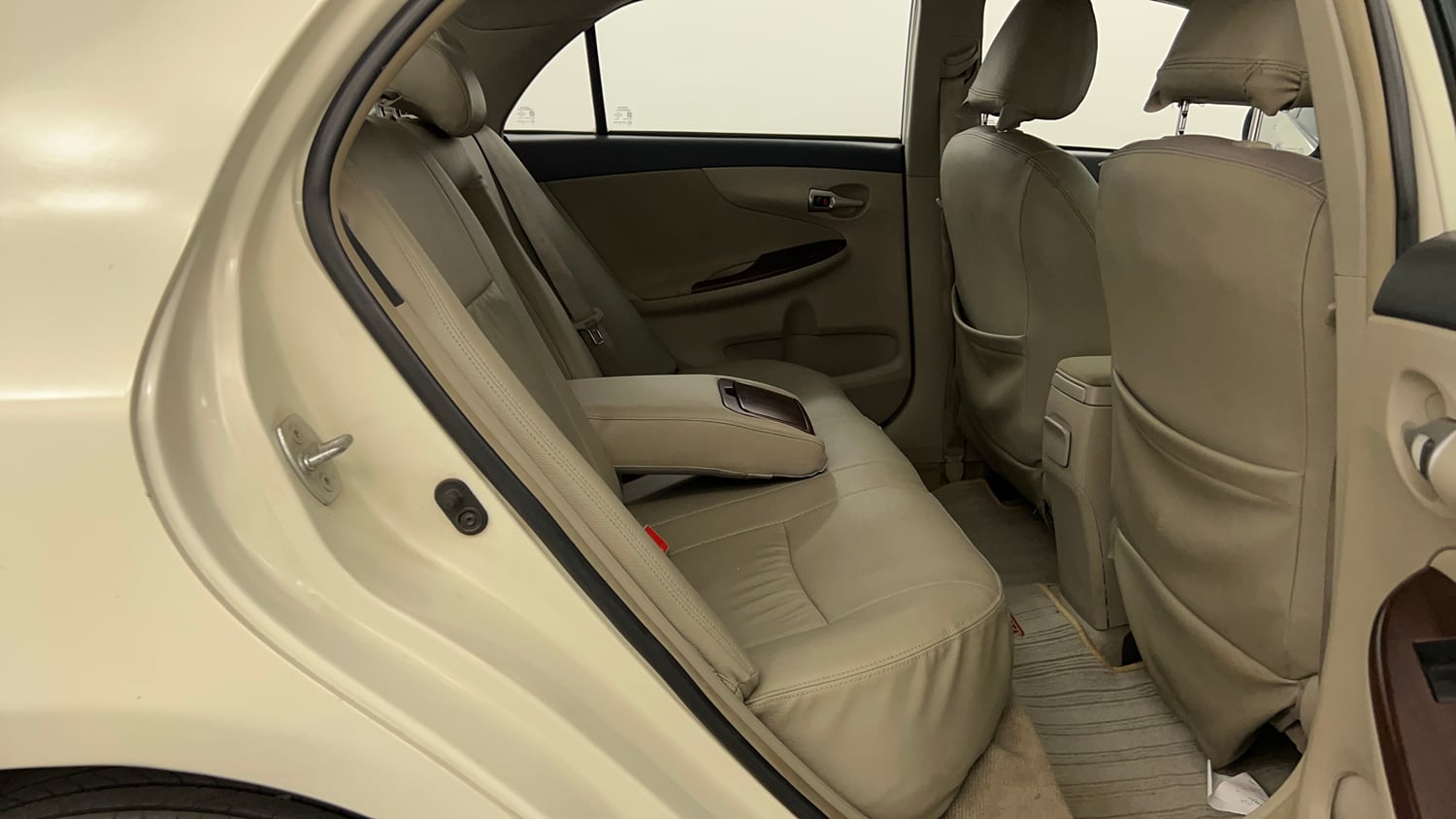 Used 2013 Toyota Corolla Altis 1.8 G Petrol Manual interior RIGHT SIDE REAR DOOR CABIN VIEW