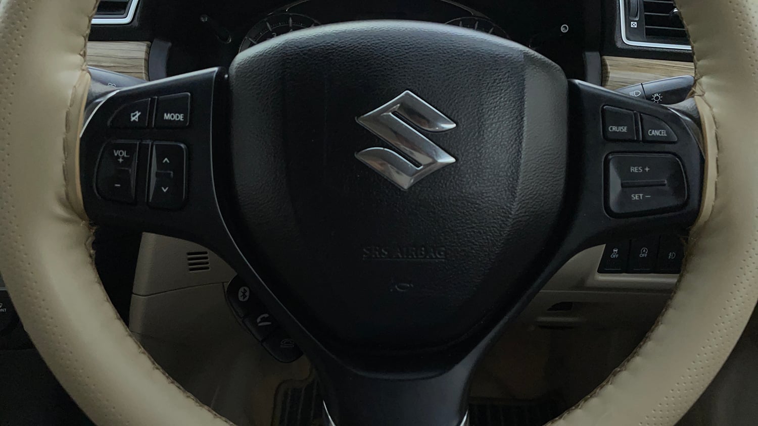 Used 2020 Maruti Suzuki Ciaz Delta Hybrid 1.5 AT Petrol Automatic top_features Airbags
