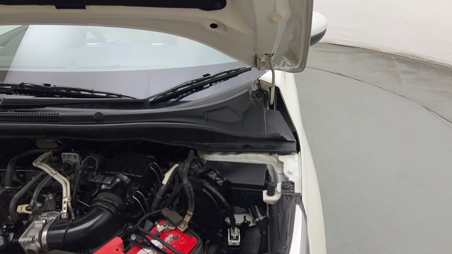 Used 2024 Honda City ZX Petrol CVT Petrol Automatic engine ENGINE LEFT SIDE HINGE & APRON VIEW