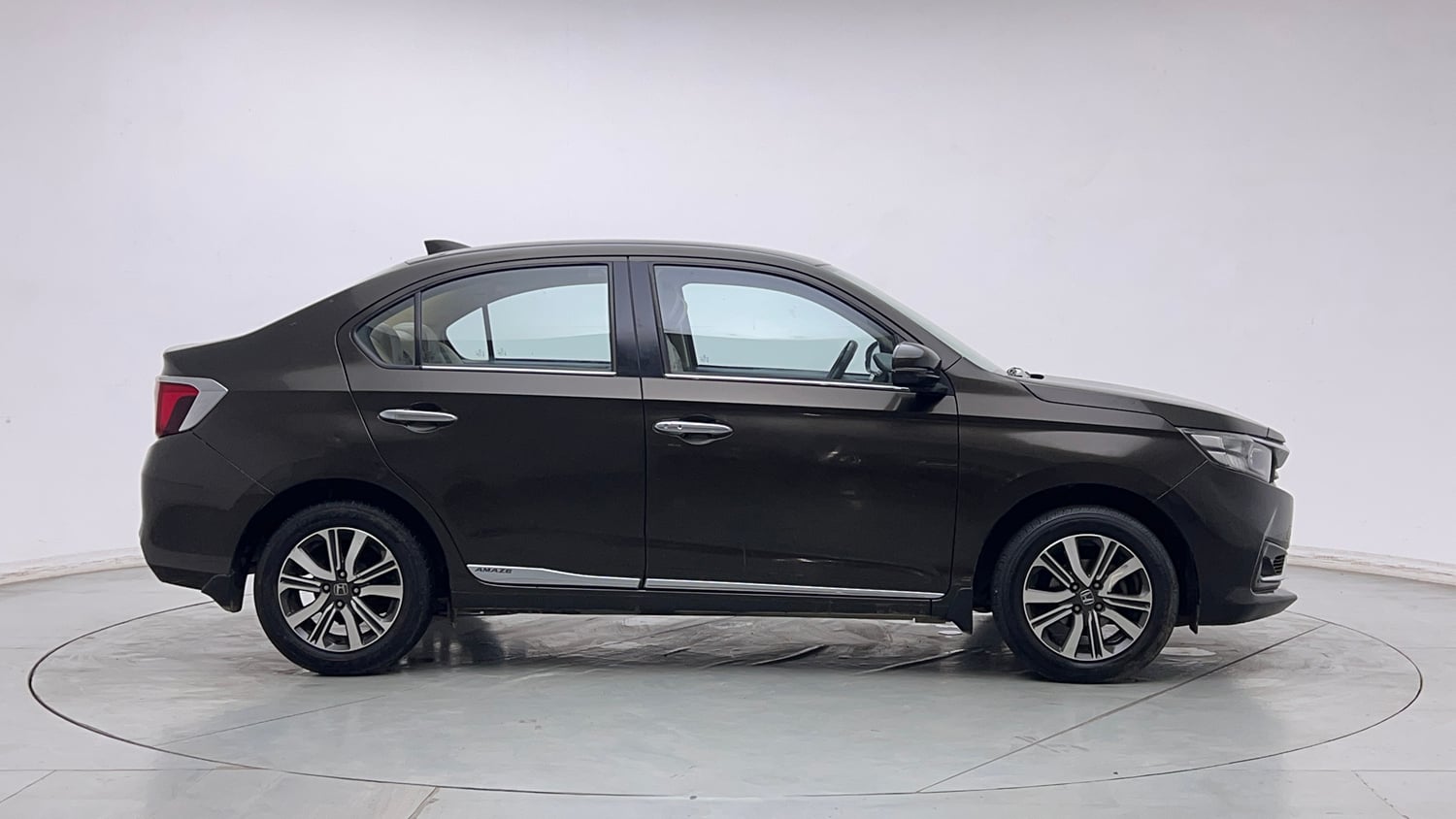 Used 2023 Honda Amaze VX 1.2 Petrol CVT Petrol Automatic exterior RIGHT SIDE VIEW