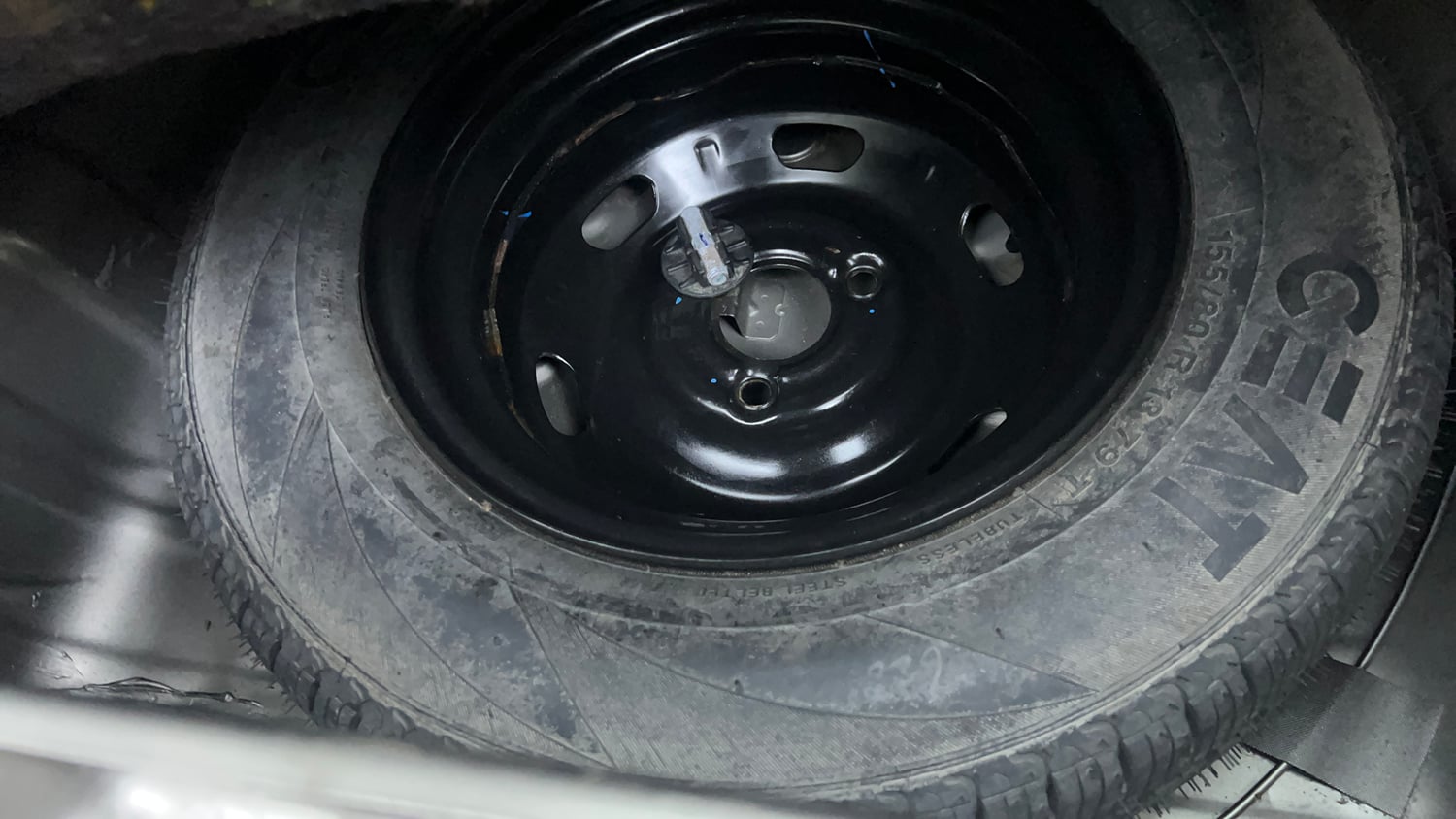 Used 2017 Renault Kwid 1.0 RXT AMT Petrol Automatic tyres SPARE TYRE VIEW