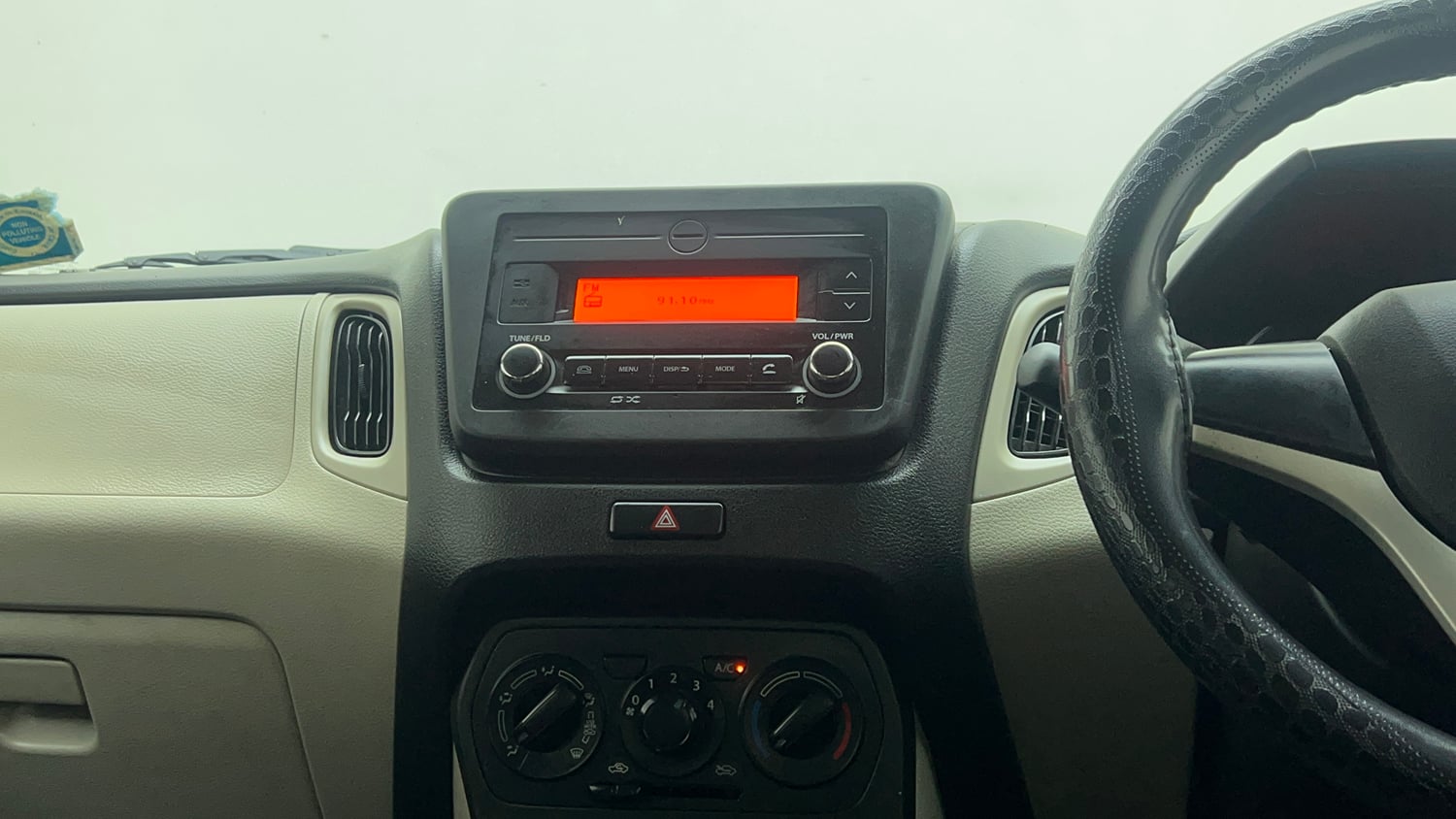 Used 2023 Maruti Suzuki Wagon R VXI 1.0 AGS Petrol Automatic top_features Integrated (in-dash) music system