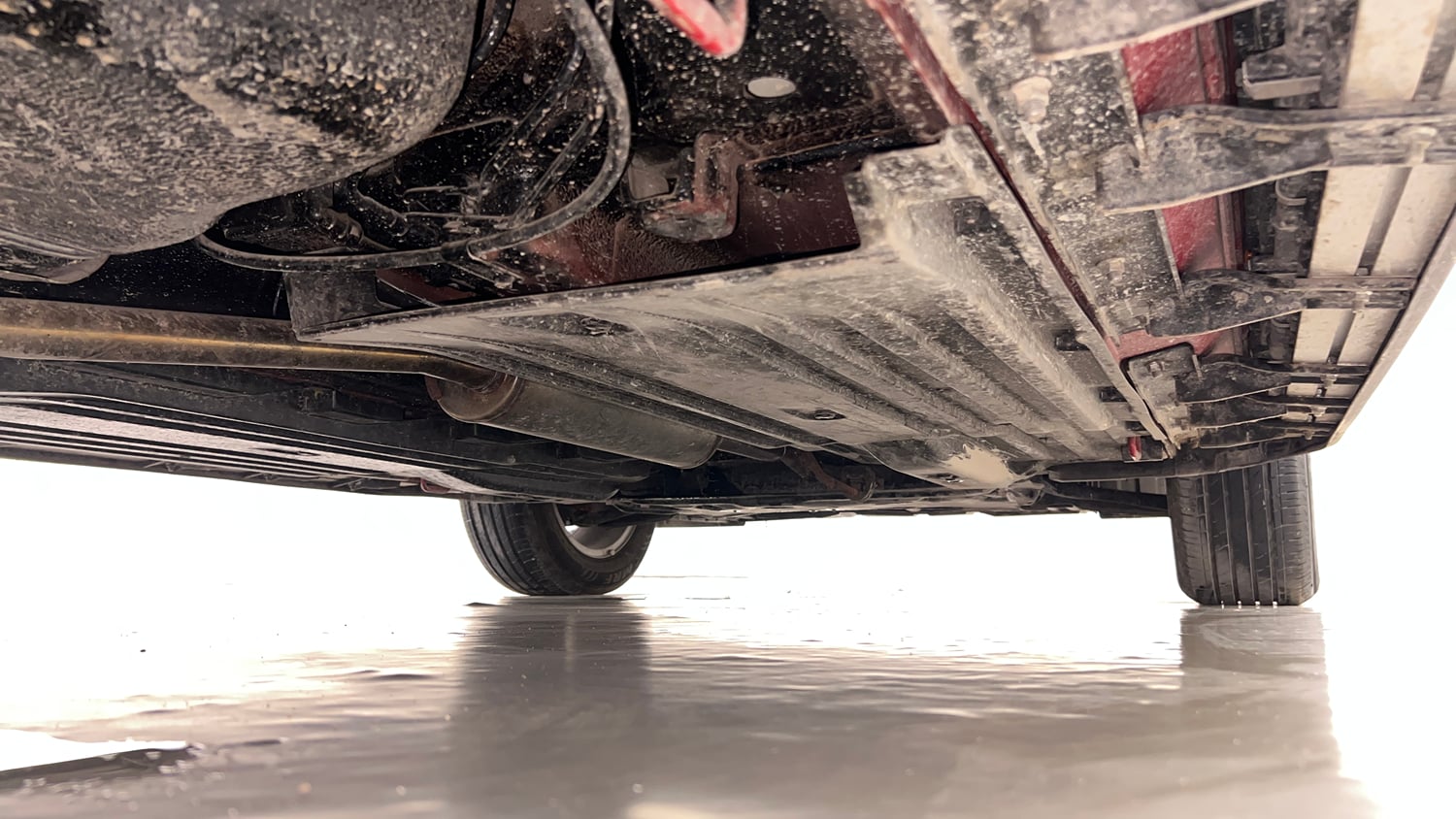 Used 2023 Maruti Suzuki Brezza Zxi Dual Tone Petrol Manual extra REAR RIGHT UNDERBODY VIEW