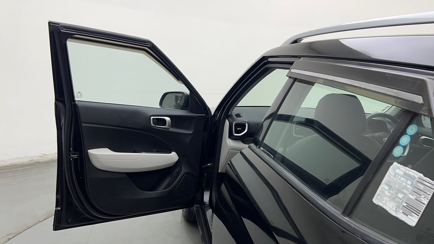 Used 2022 Hyundai Venue SX 1.2 Petrol Petrol Manual interior LEFT FRONT DOOR OPEN VIEW