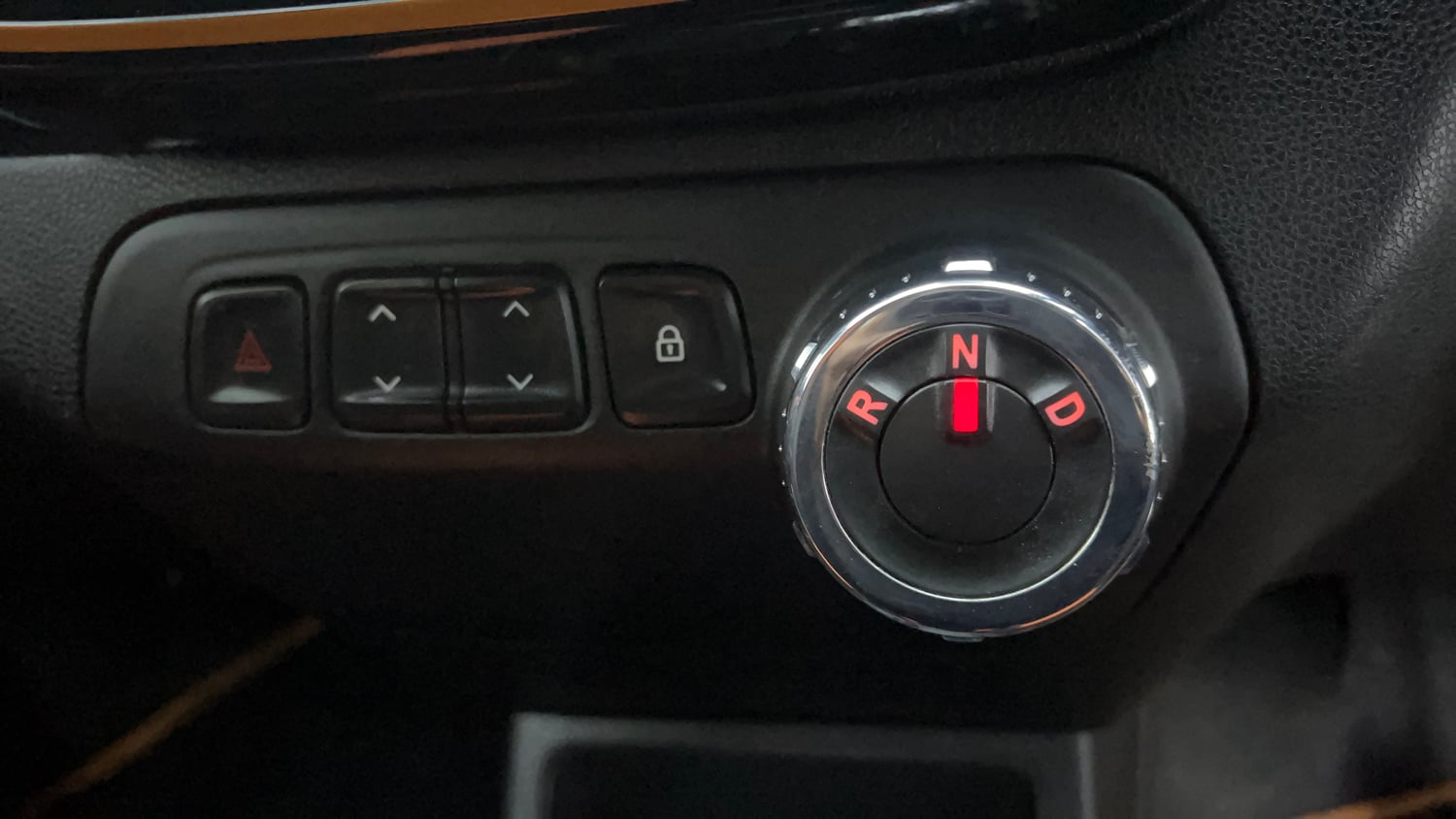 Used 2017 Renault Kwid 1.0 RXT AMT Petrol Automatic interior GEAR  KNOB VIEW