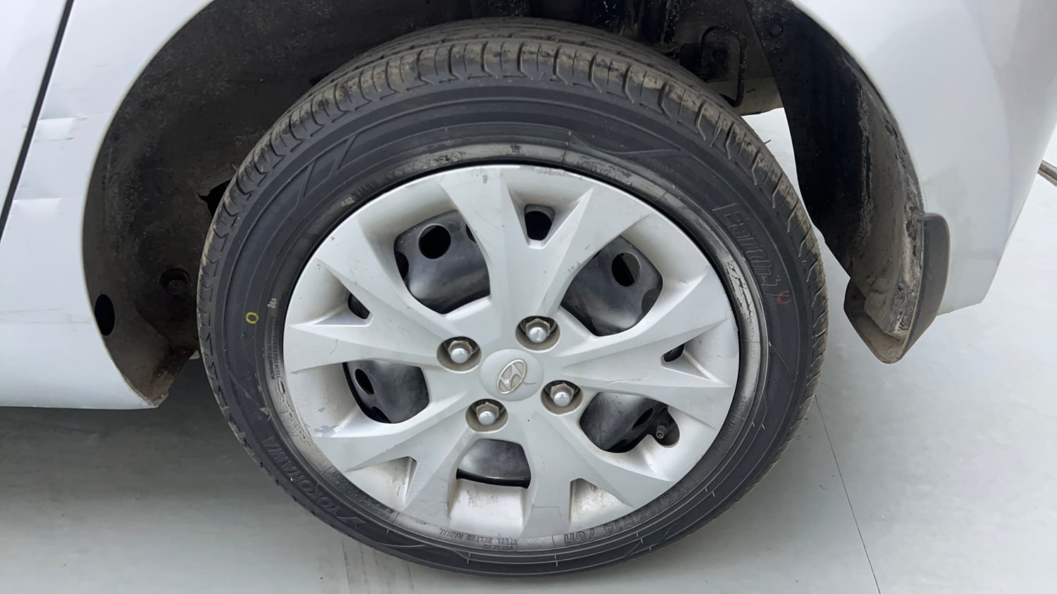 Used 2013 Hyundai Grand i10 Sportz 1.1 CRDi Diesel Manual tyres LEFT REAR TYRE RIM VIEW
