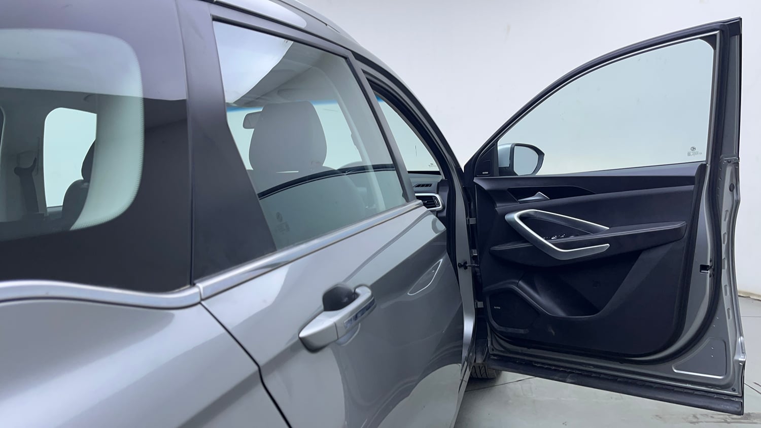 Used 2019 MG Motors Hector Sharp 2.0 Diesel Diesel Manual interior RIGHT FRONT DOOR OPEN VIEW