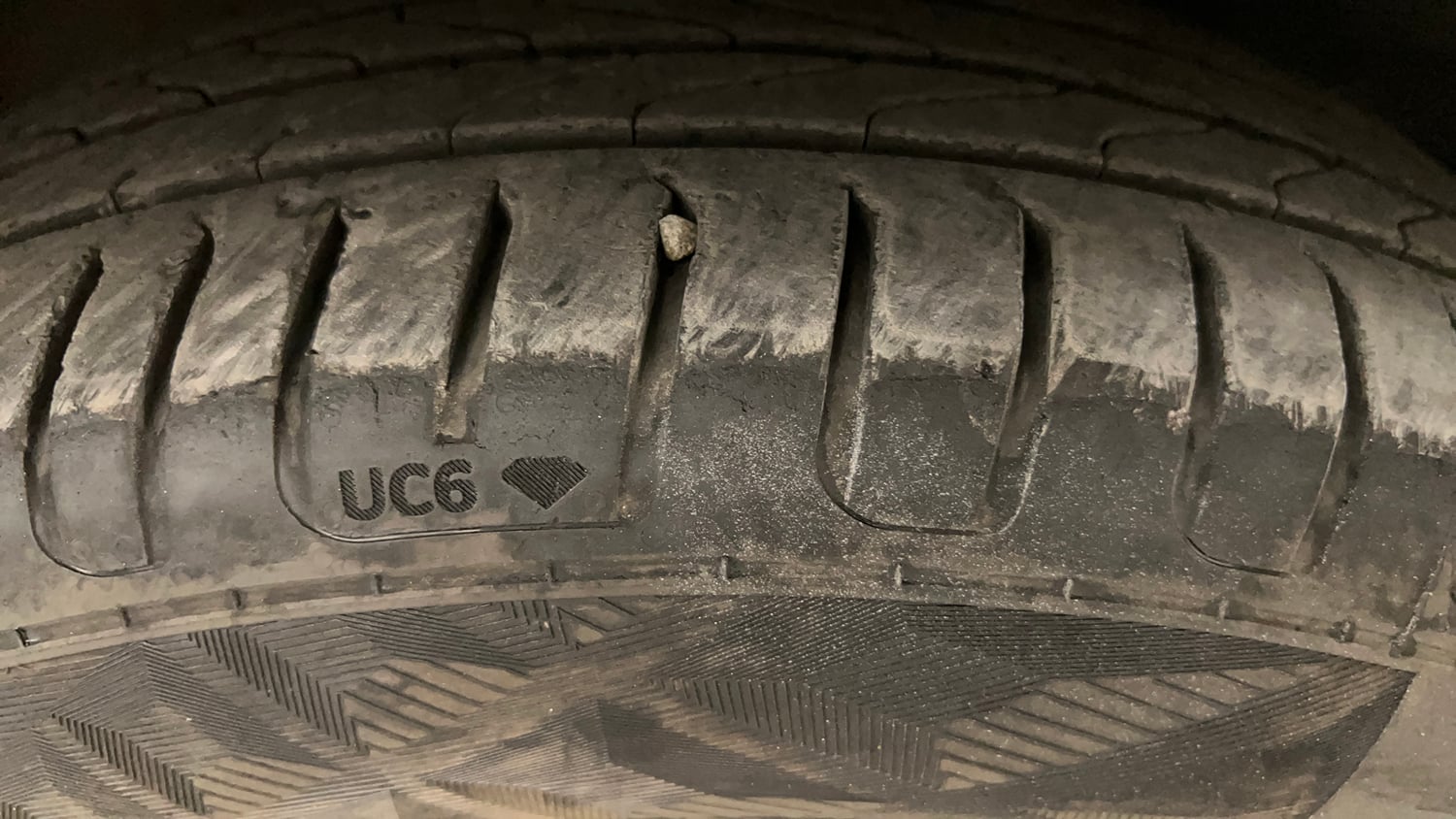Used 2013 Toyota Corolla Altis 1.8 G Petrol Manual tyres RIGHT FRONT TYRE TREAD VIEW