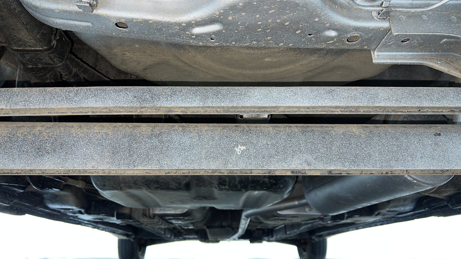 Used 2016 Hyundai Eon Era + Petrol Manual extra REAR UNDERBODY VIEW (TAKEN FROM REAR)
