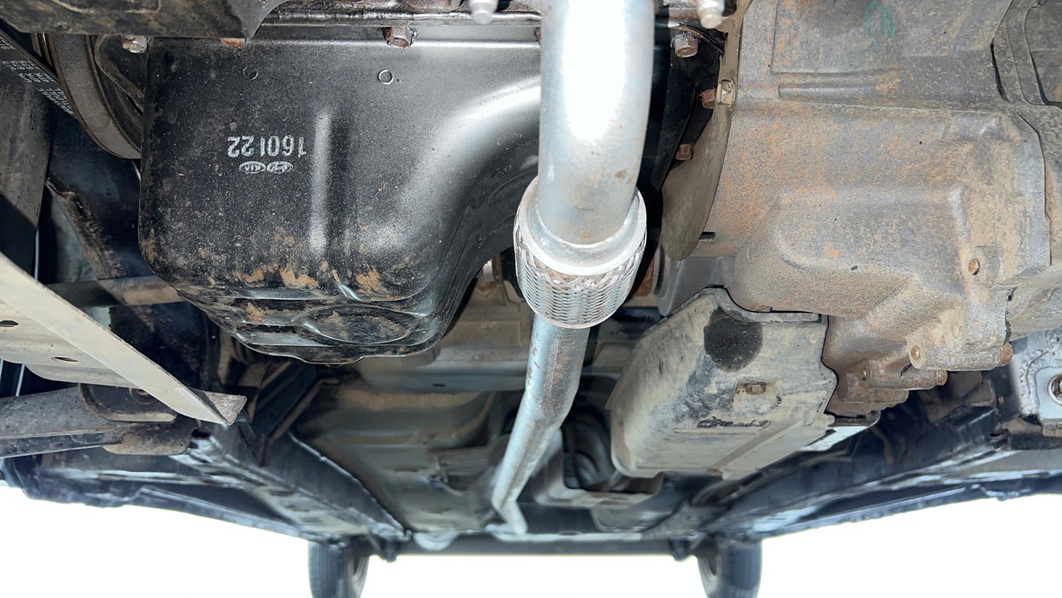 Used 2016 Hyundai Eon Era + Petrol Manual extra FRONT LEFT UNDERBODY VIEW