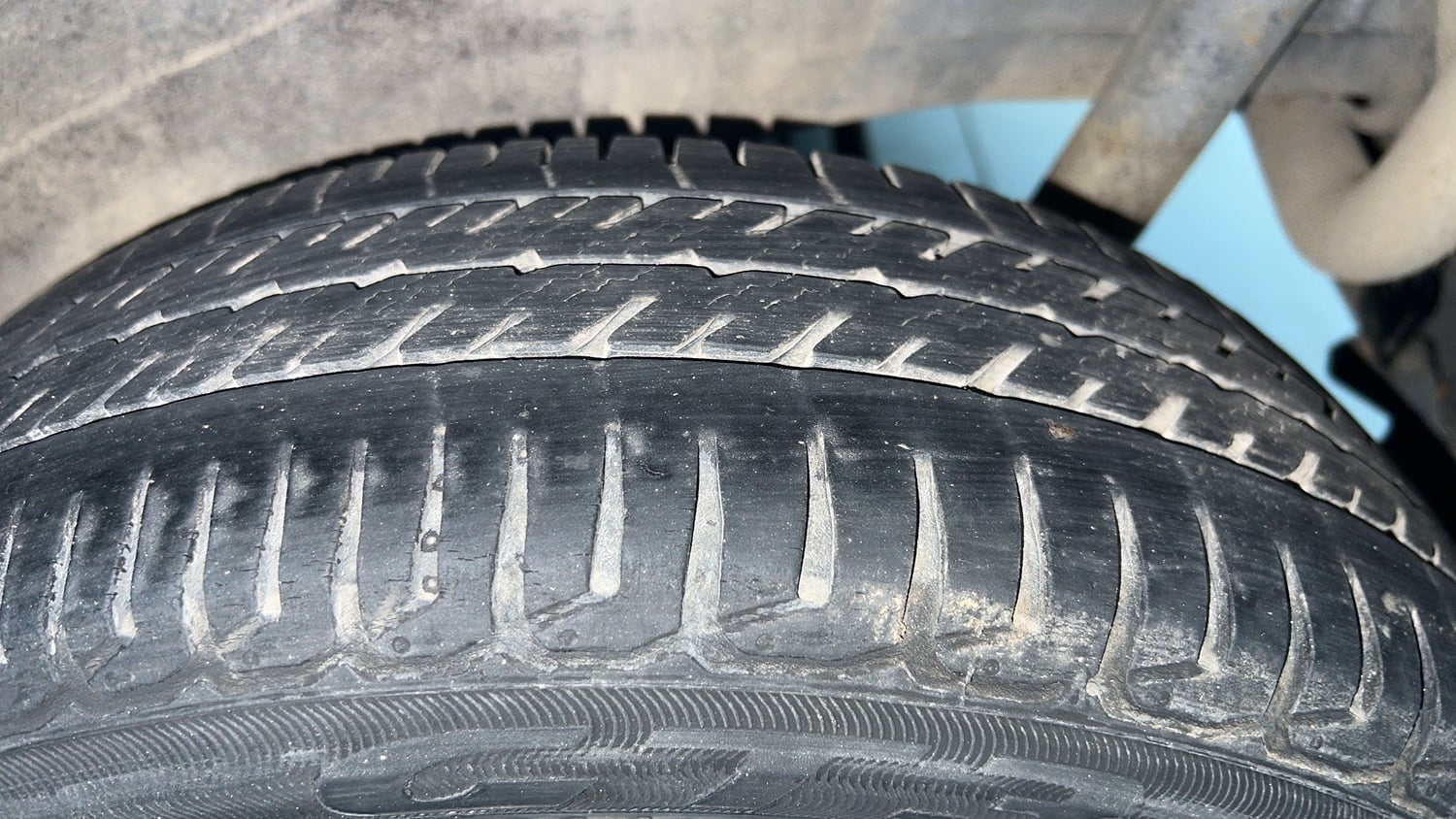 Used 2013 Maruti Suzuki Wagon R VXI Petrol Manual tyres LEFT REAR TYRE TREAD VIEW