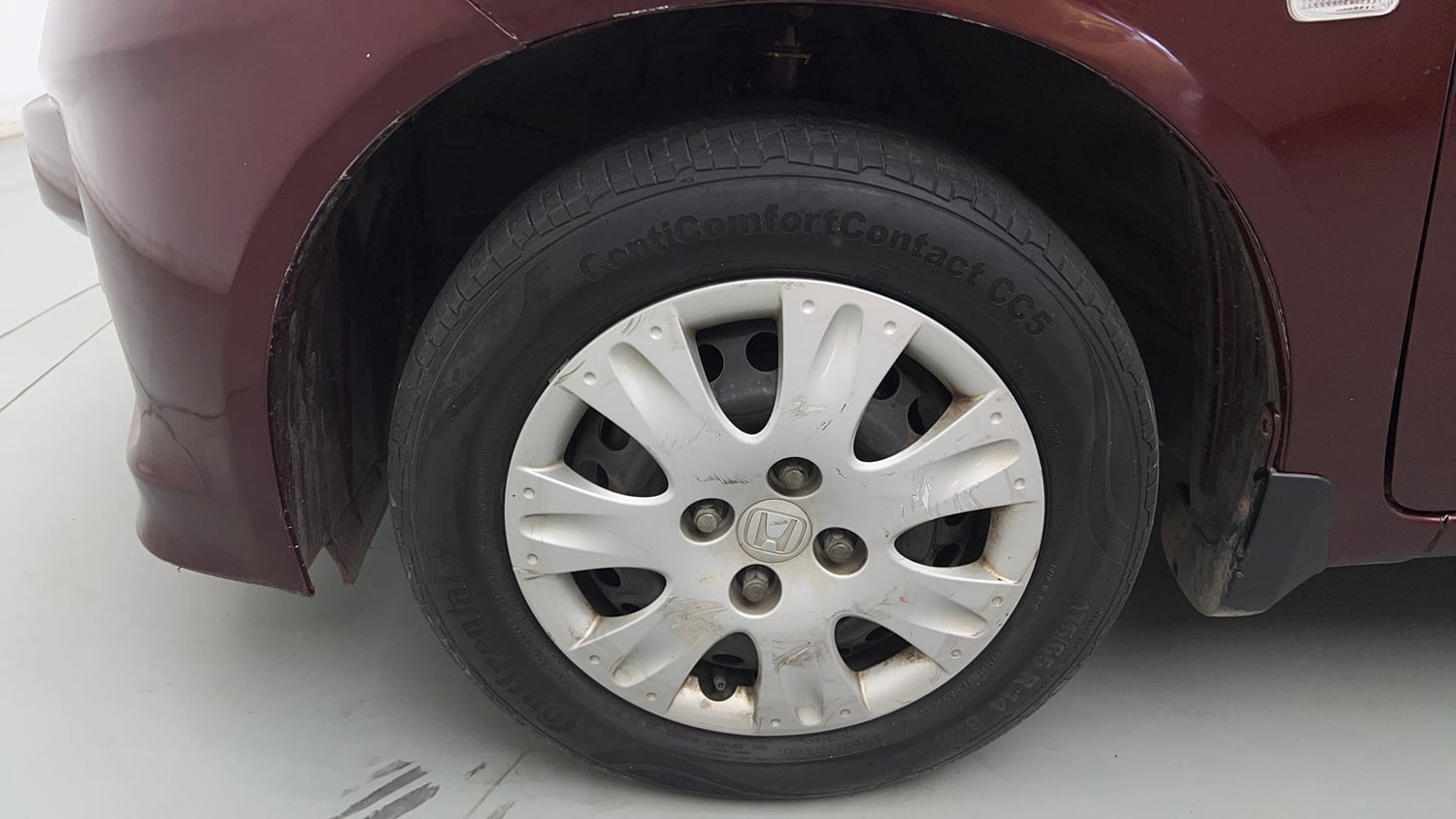 Used 2014 Honda Amaze 1.2 SX i-VTEC Petrol Manual tyres LEFT FRONT TYRE RIM VIEW