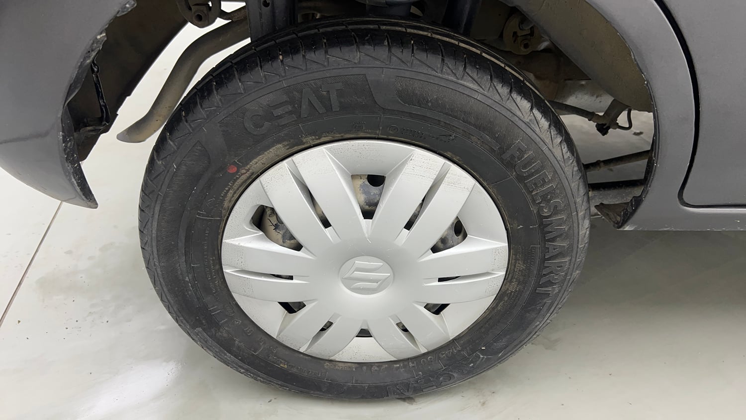 Used 2022 Maruti Suzuki Alto 800 LXi (O) CNG Cng Manual tyres RIGHT REAR TYRE RIM VIEW