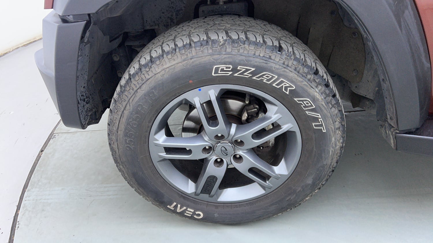 Used 2022 mahindra Thar LX Hard Top Diesel AT 4WD Diesel Automatic tyres LEFT FRONT TYRE RIM VIEW