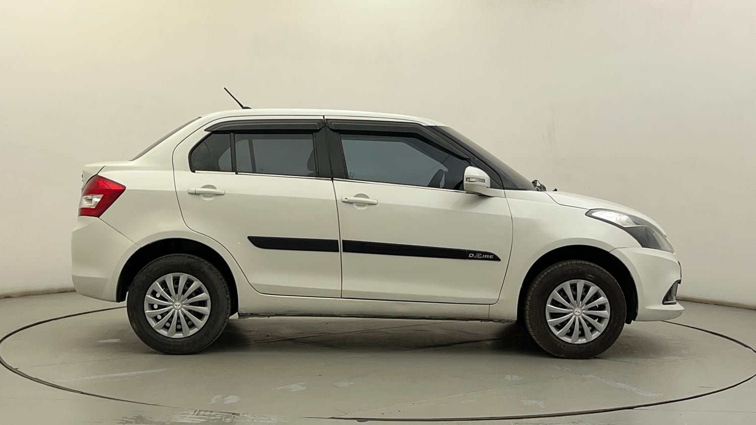 Used 2016 Maruti Suzuki Swift Dzire VXI Petrol Manual exterior RIGHT SIDE VIEW