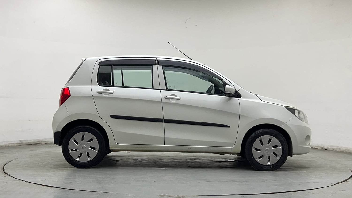 Used 2017 Maruti Suzuki Celerio ZXi Petrol Manual exterior RIGHT SIDE VIEW