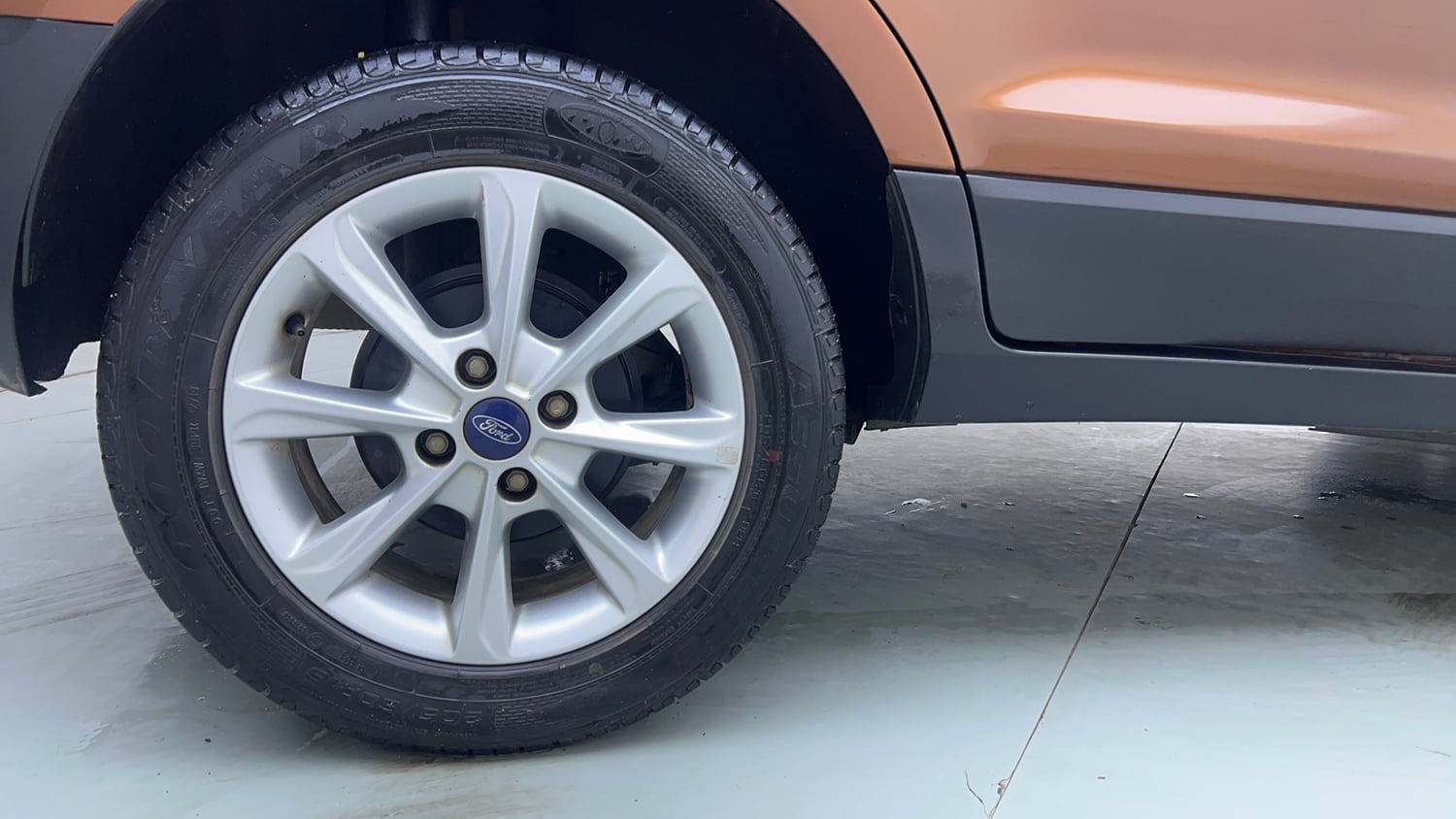 Used 2019 Ford EcoSport Titanium 1.5L Ti-VCT Petrol Manual tyres RIGHT REAR TYRE RIM VIEW