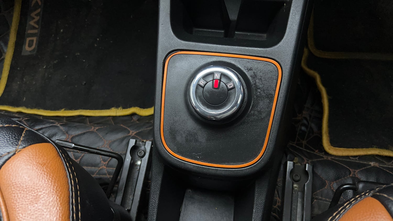 Used 2021 Renault Kwid CLIMBER 1.0 AMT Opt Petrol Automatic interior GEAR  KNOB VIEW