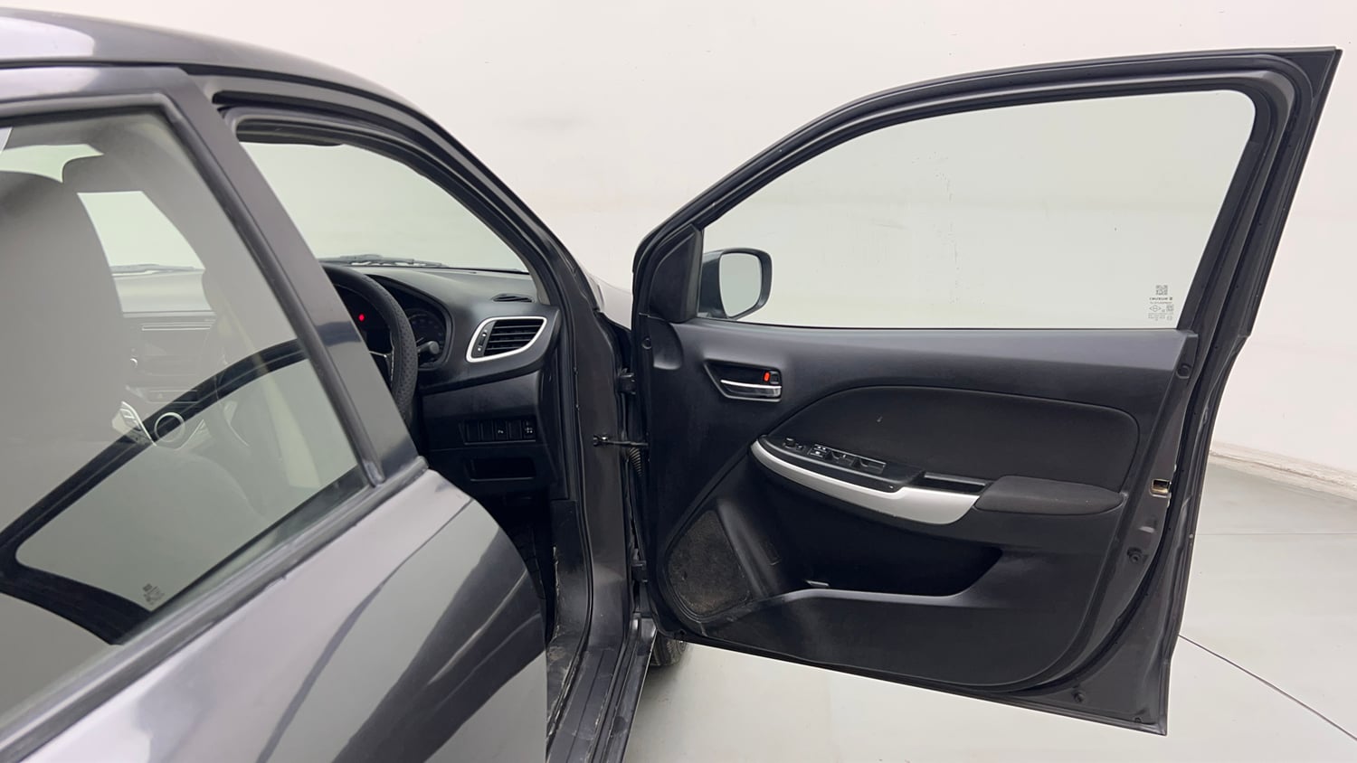 Used 2018 Maruti Suzuki Baleno Delta 1.3 Diesel Manual interior RIGHT FRONT DOOR OPEN VIEW