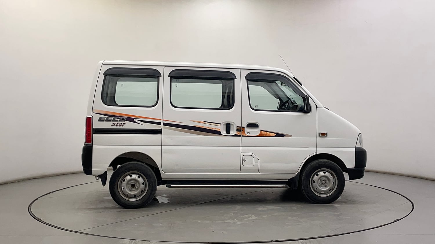 Used 2019 Maruti Suzuki Eeco 5 STR WITH A/C+HTR Petrol Manual exterior RIGHT SIDE VIEW