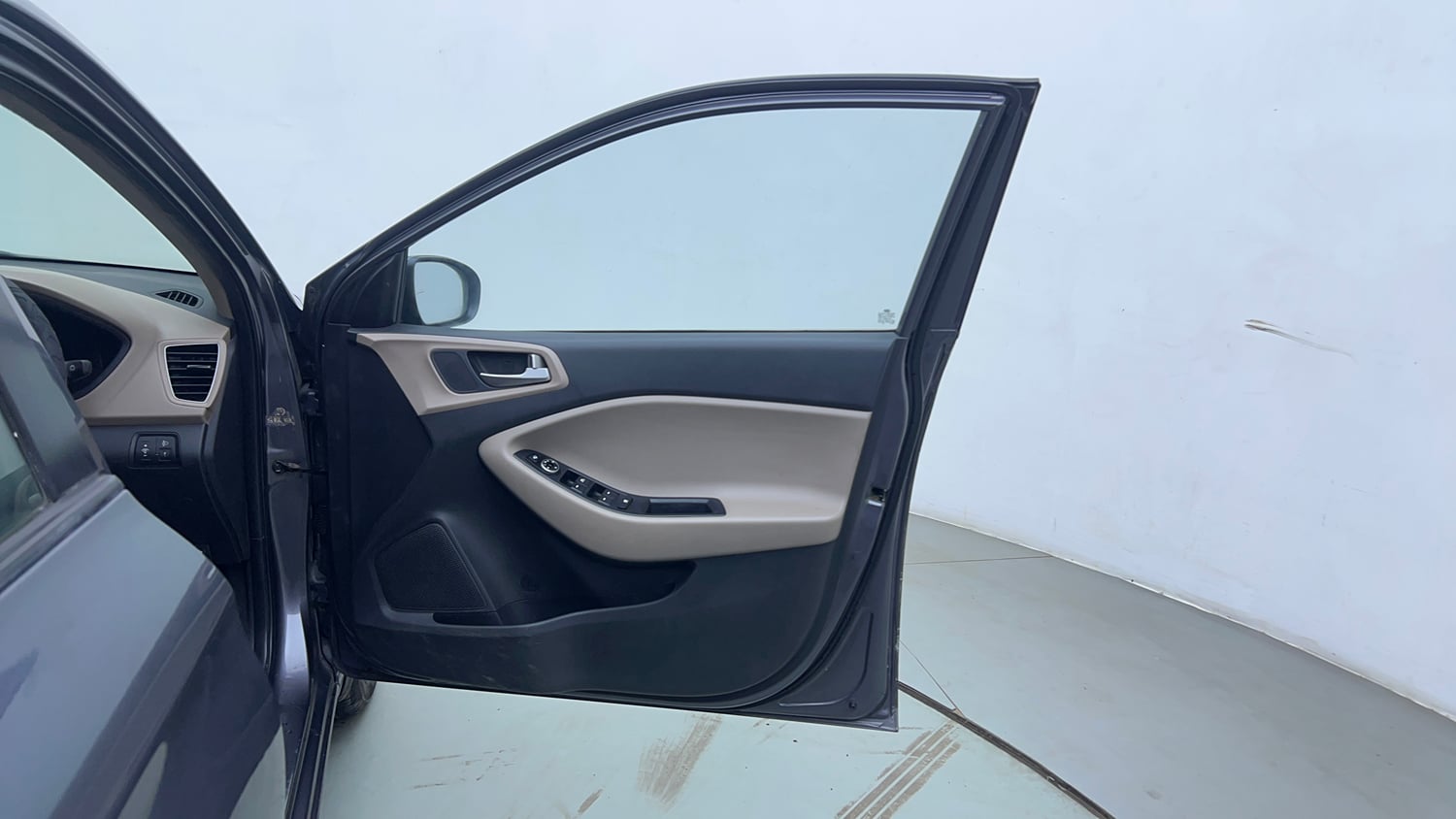 Used 2016 Hyundai Elite i20 Asta 1.2 Petrol Manual interior RIGHT FRONT DOOR OPEN VIEW