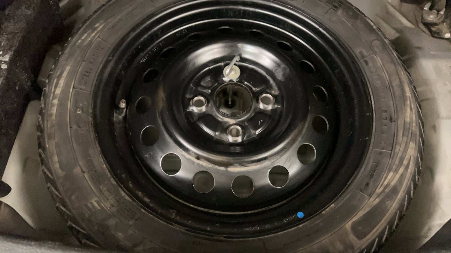 Used 2013 Maruti Suzuki Wagon R VXI Petrol Manual tyres SPARE TYRE VIEW