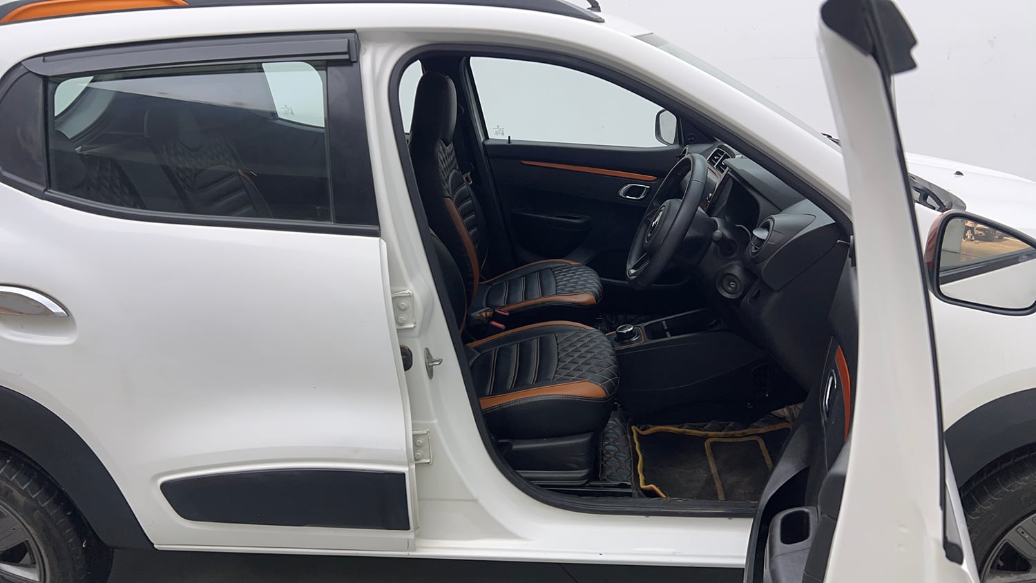 Used 2021 Renault Kwid CLIMBER 1.0 AMT Opt Petrol Automatic interior RIGHT SIDE FRONT DOOR CABIN VIEW