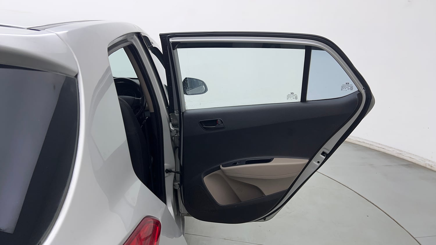 Used 2016 Hyundai Grand i10 Magna 1.2 Kappa VTVT Petrol Manual interior RIGHT REAR DOOR OPEN VIEW