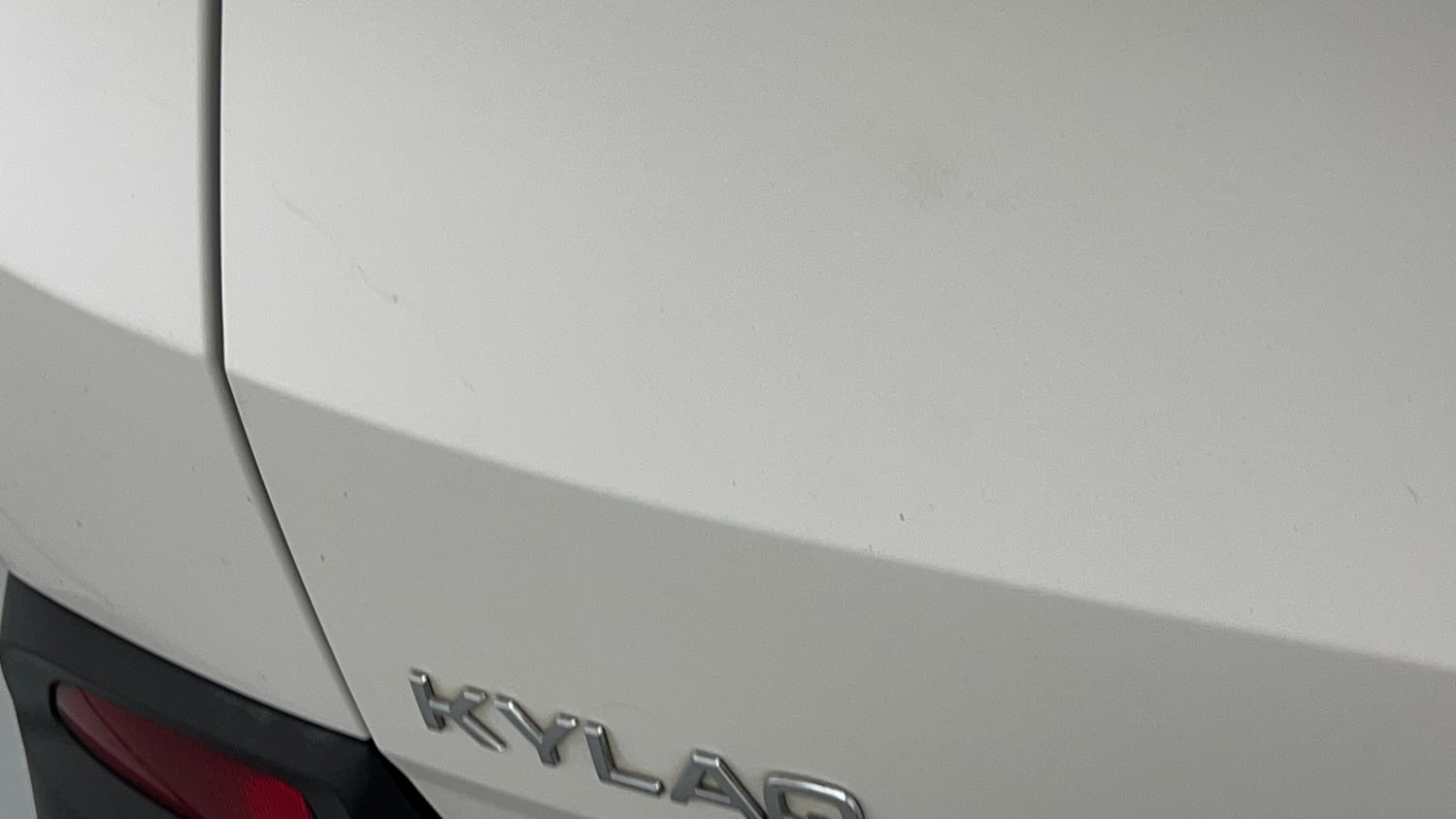 Used 2025 Skoda Kylaq Signature Plus AT Petrol Automatic dents MINOR SCRATCH