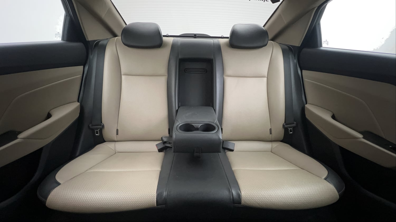 Used 2018 Hyundai Verna SX (O) 1.6 VTVT AT Petrol Automatic interior REAR SEAT CONDITION VIEW