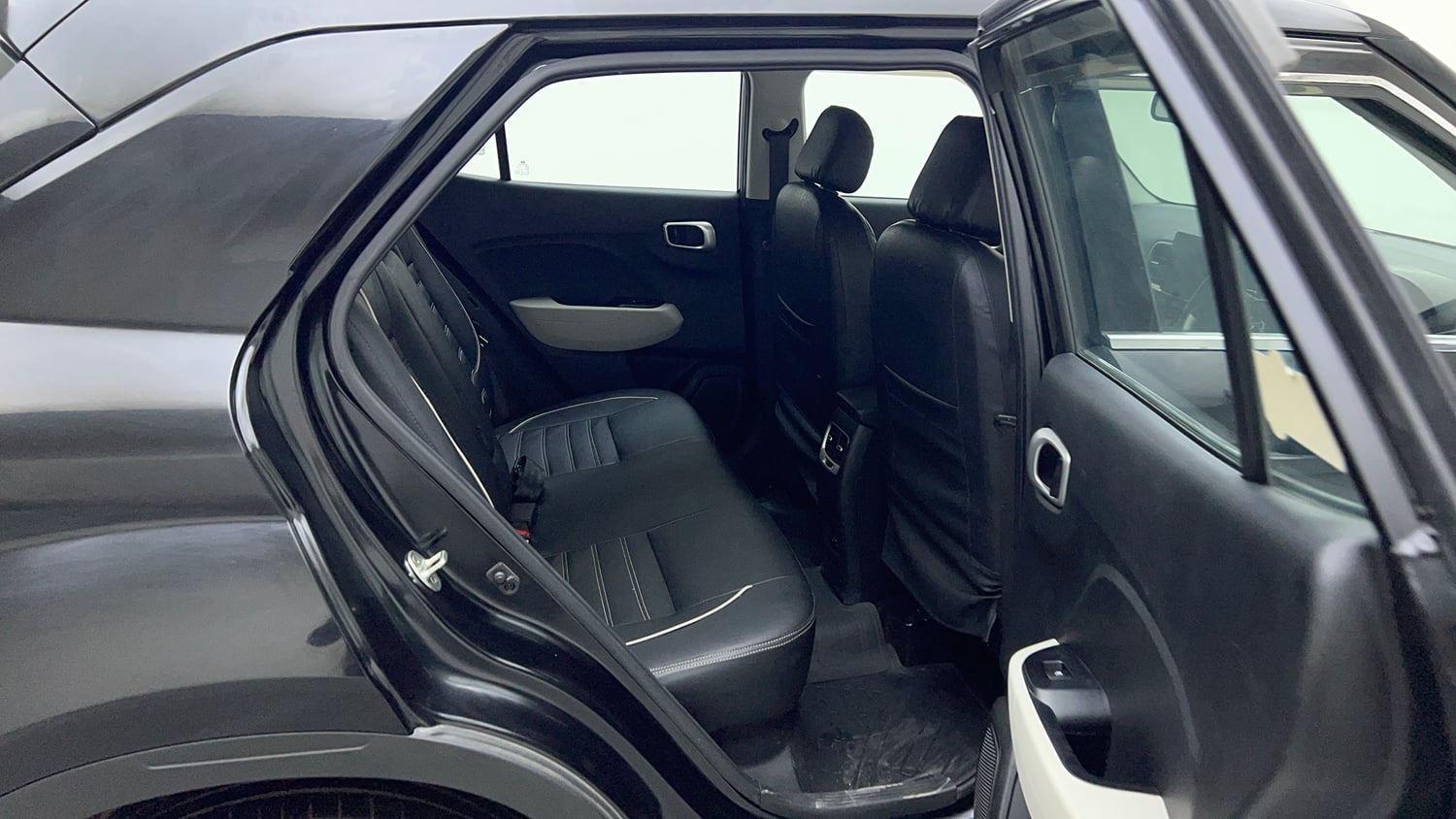 Used 2022 Hyundai Venue SX 1.2 Petrol Petrol Manual interior RIGHT SIDE REAR DOOR CABIN VIEW