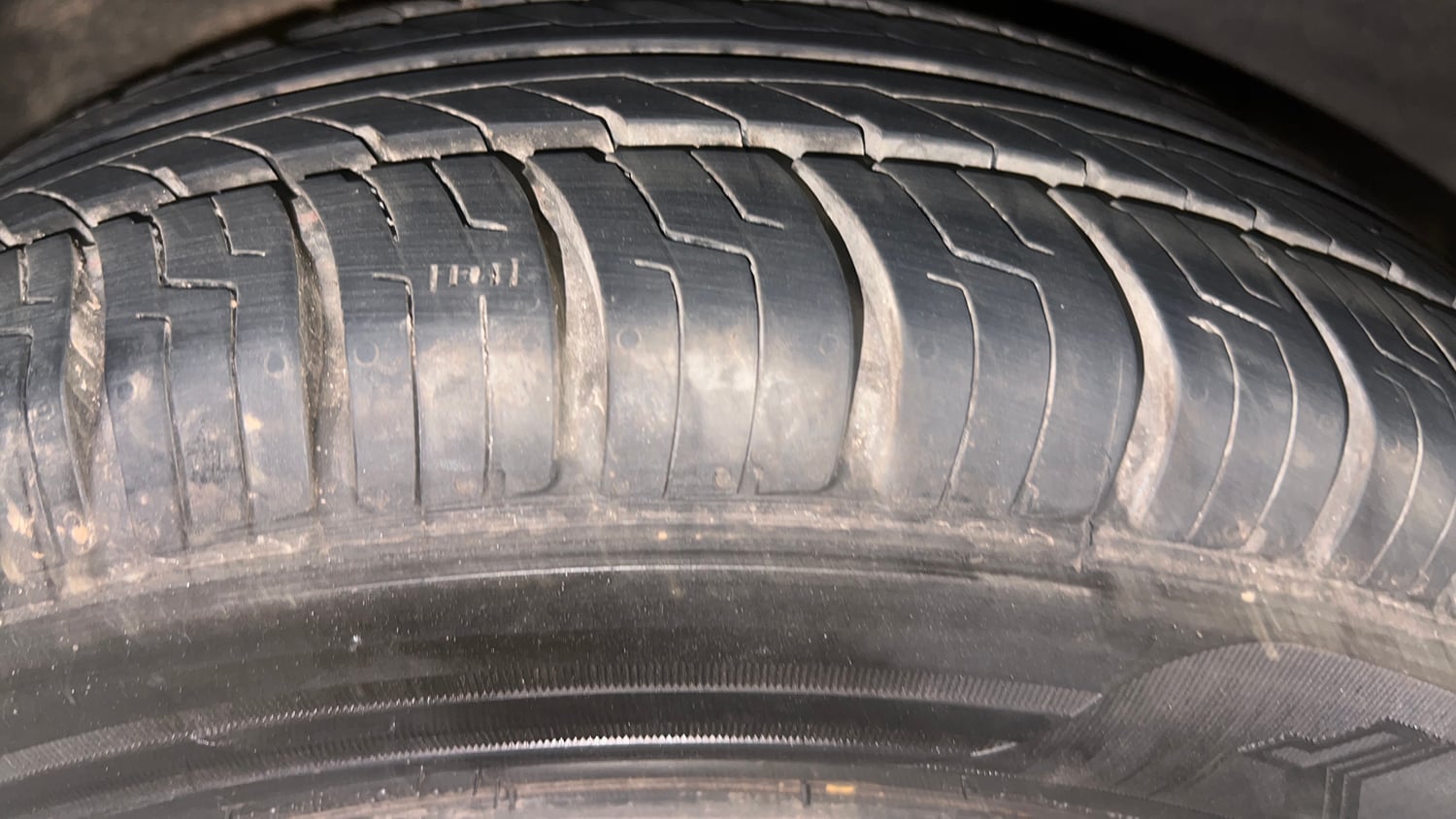 Used 2016 Hyundai Grand i10 Sportz 1.2 Kappa VTVT Petrol Manual tyres RIGHT REAR TYRE TREAD VIEW