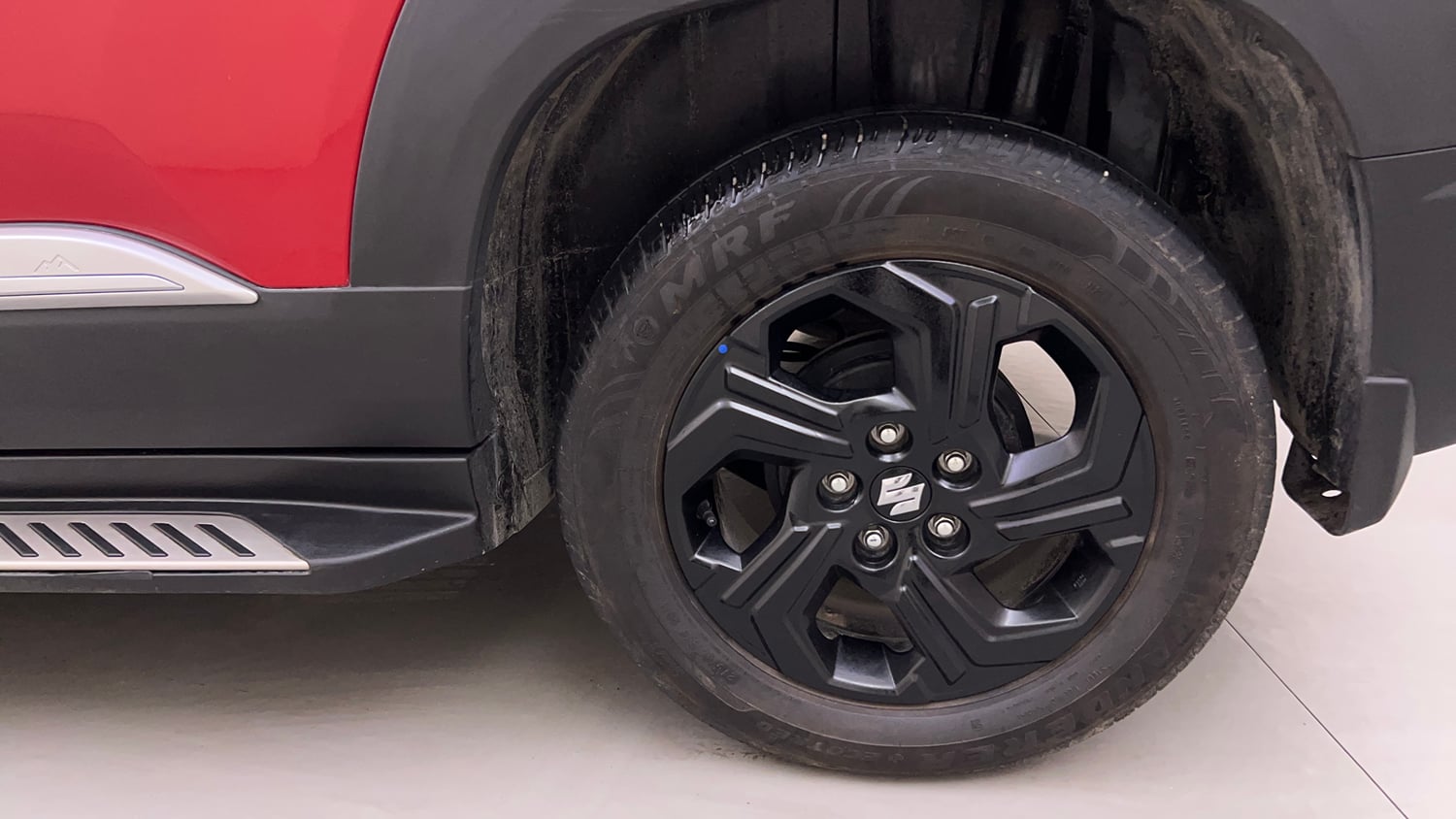 Used 2023 Maruti Suzuki Brezza Zxi Dual Tone Petrol Manual tyres LEFT REAR TYRE RIM VIEW