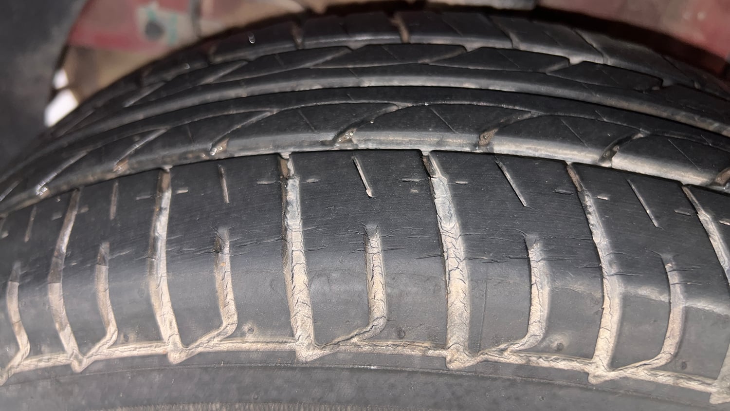 Used 2016 Hyundai Elite i20 Sportz 1.2 Petrol Manual tyres RIGHT REAR TYRE TREAD VIEW