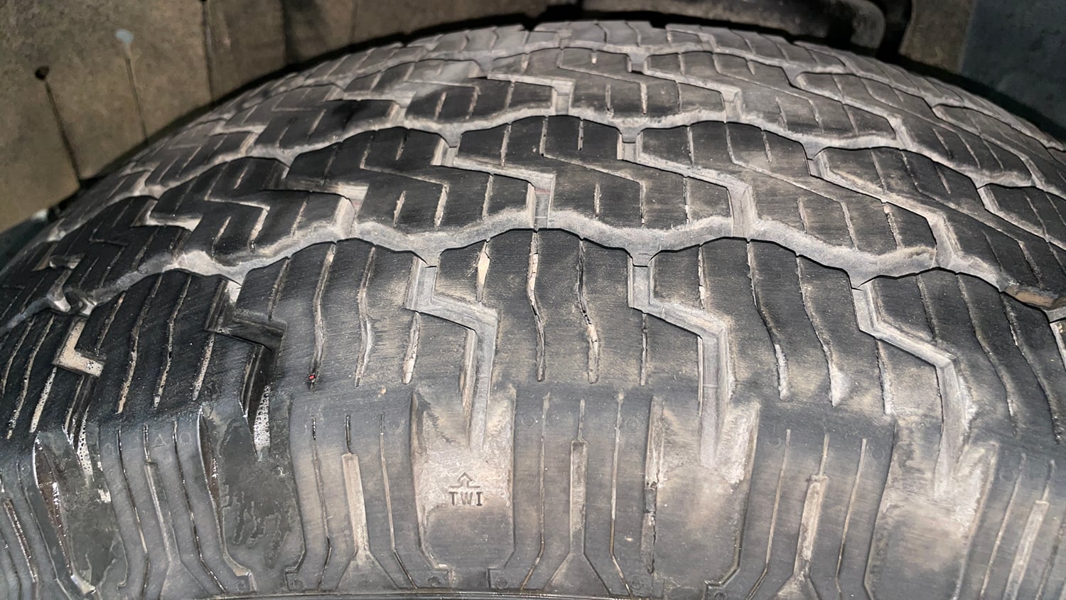 Used 2025 Mahindra Thar LX Hard Top Diesel MT RWD Diesel Manual tyres RIGHT FRONT TYRE TREAD VIEW