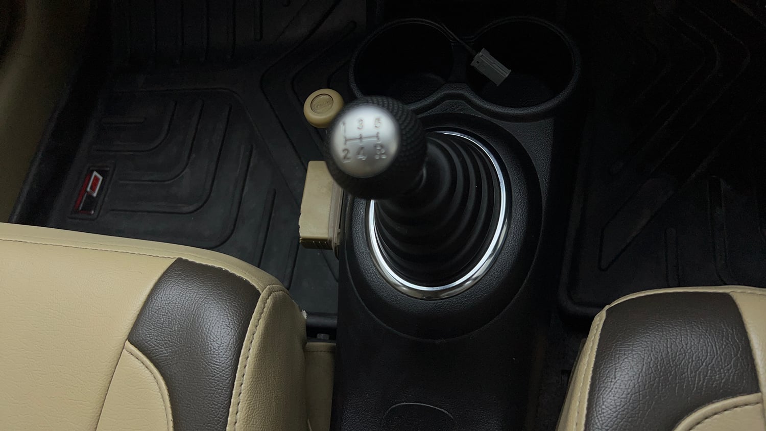 Used 2014 Honda Amaze 1.2 SX i-VTEC Petrol Manual interior GEAR  KNOB VIEW