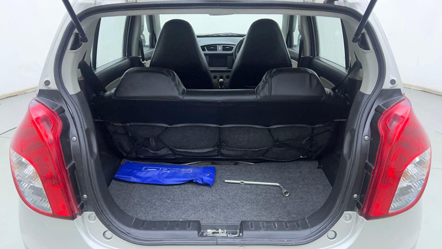 Used 2019 Maruti Suzuki Alto 800 LXi Petrol Manual interior DICKY INSIDE VIEW