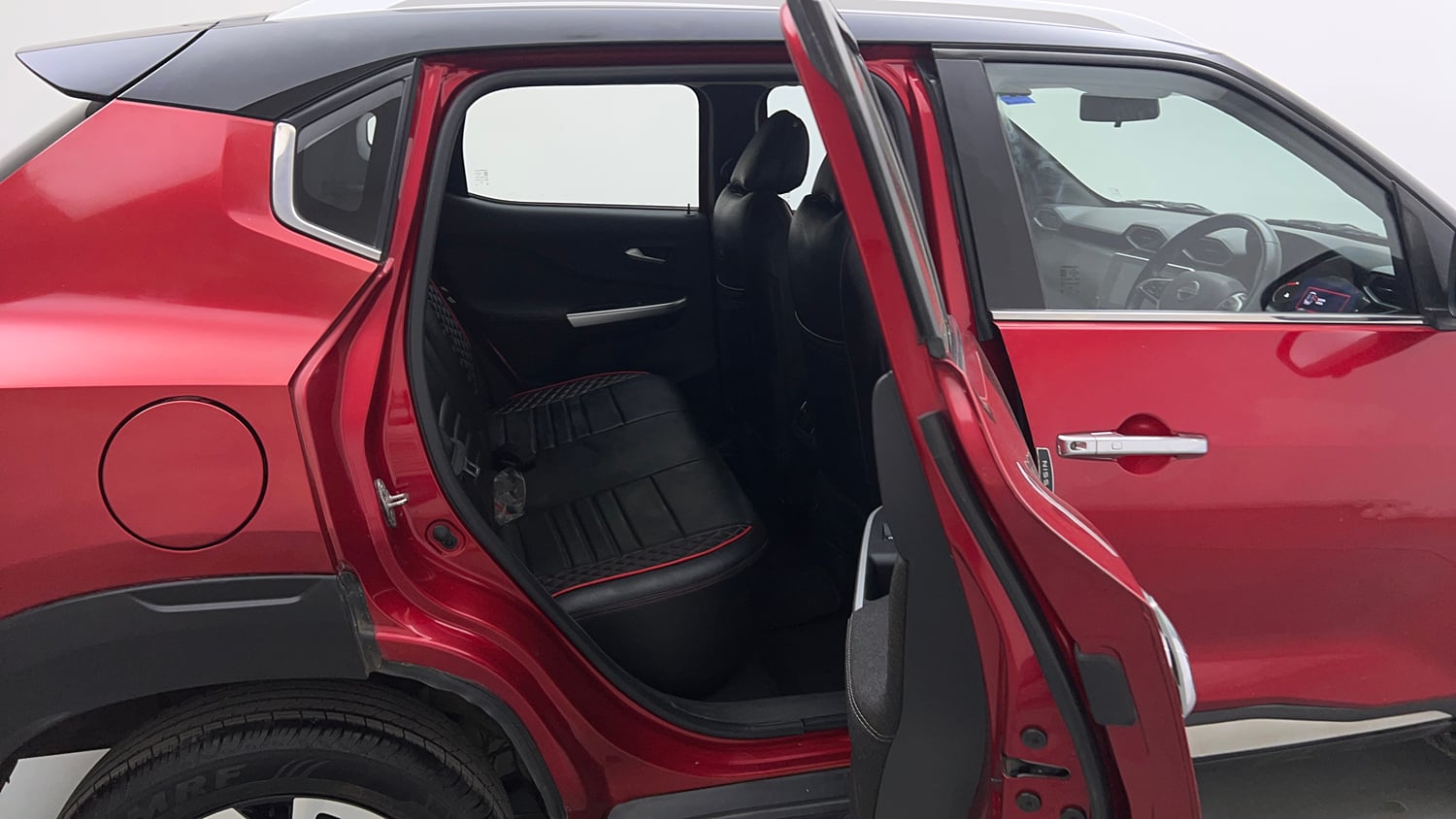 Used 2021 Nissan Magnite XV Premium Turbo (O) CVT Dual Tone Petrol Automatic interior RIGHT SIDE REAR DOOR CABIN VIEW
