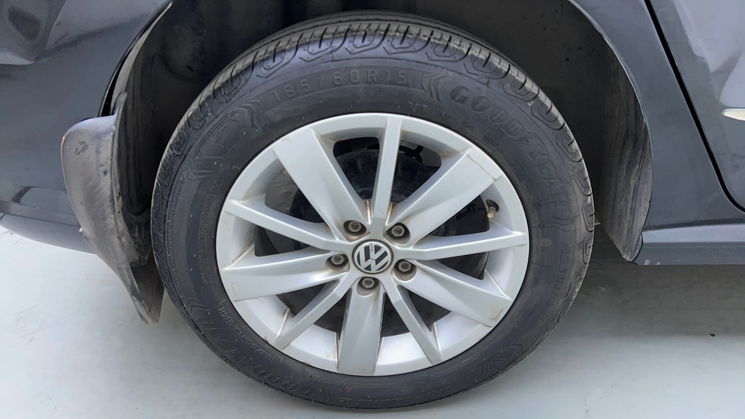 Used 2017 Volkswagen Ameo Highline1.2L (P) Petrol Manual tyres RIGHT REAR TYRE RIM VIEW