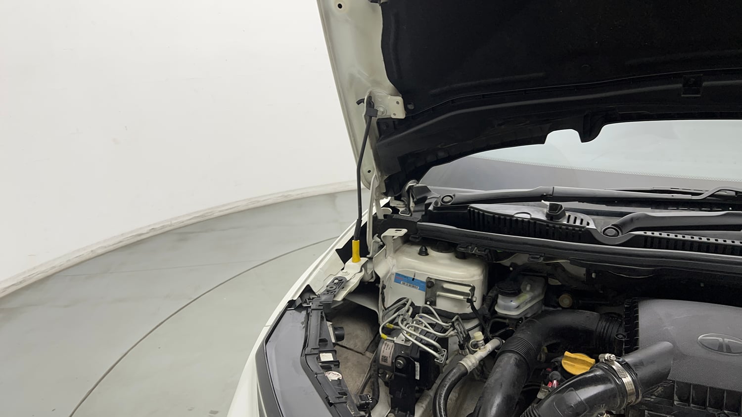 Used 2024 Tata Nexon Creative Plus 1.2 Revotron Petrol 7DCA Petrol Automatic engine ENGINE RIGHT SIDE HINGE & APRON VIEW