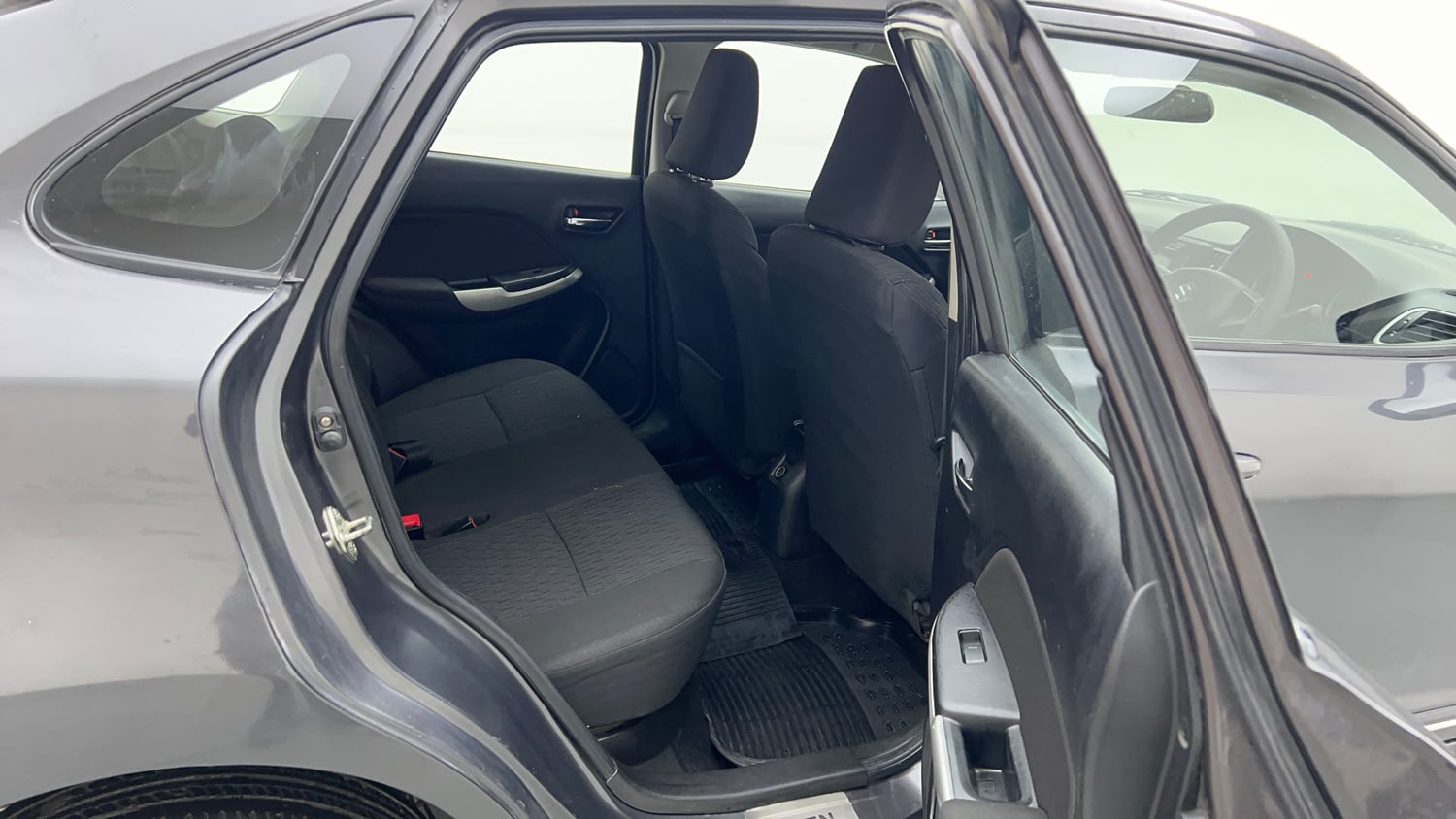 Used 2018 Maruti Suzuki Baleno Delta 1.3 Diesel Manual interior RIGHT SIDE REAR DOOR CABIN VIEW